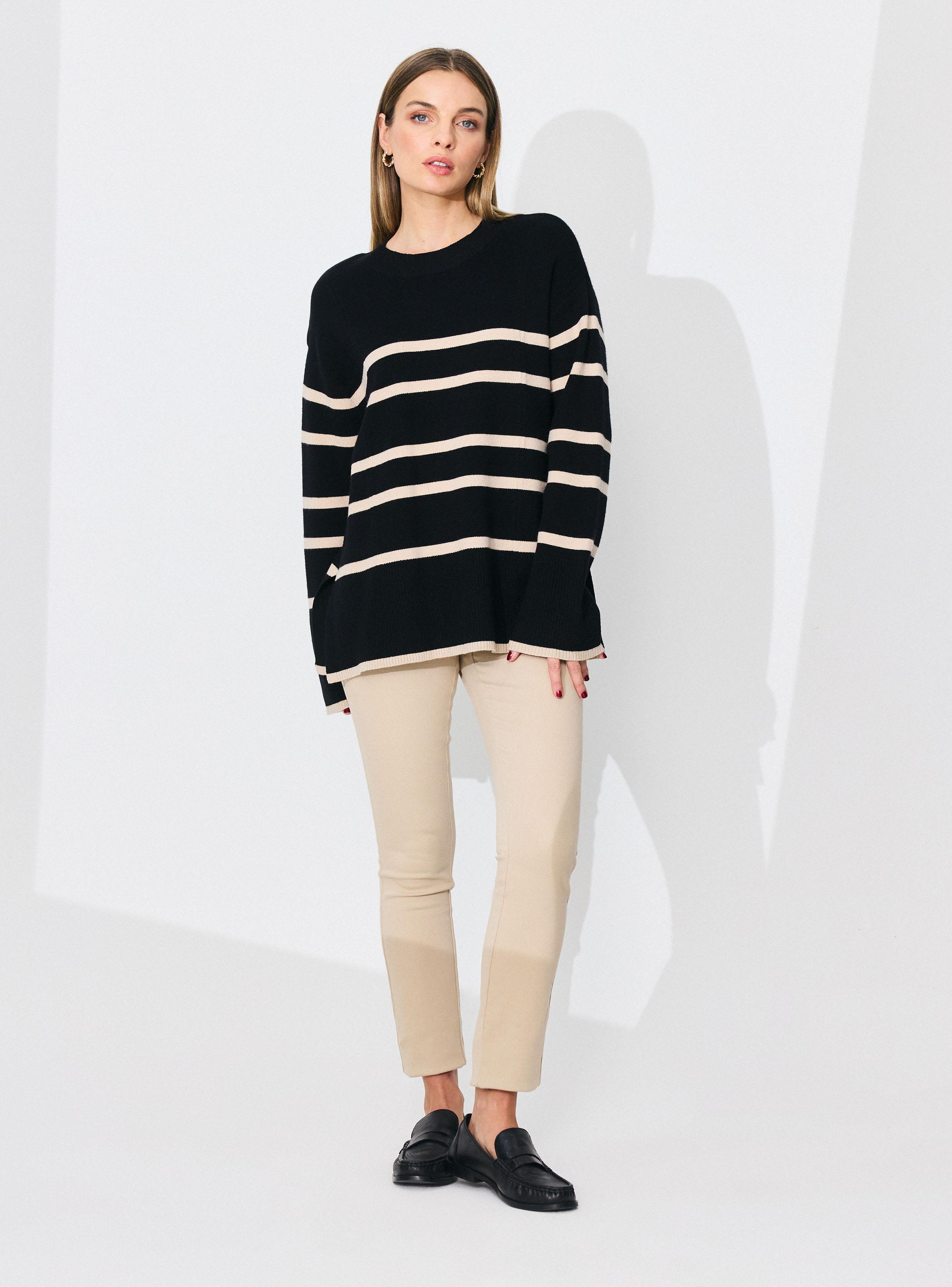 Sweater Listado con Abertura en Costados-4