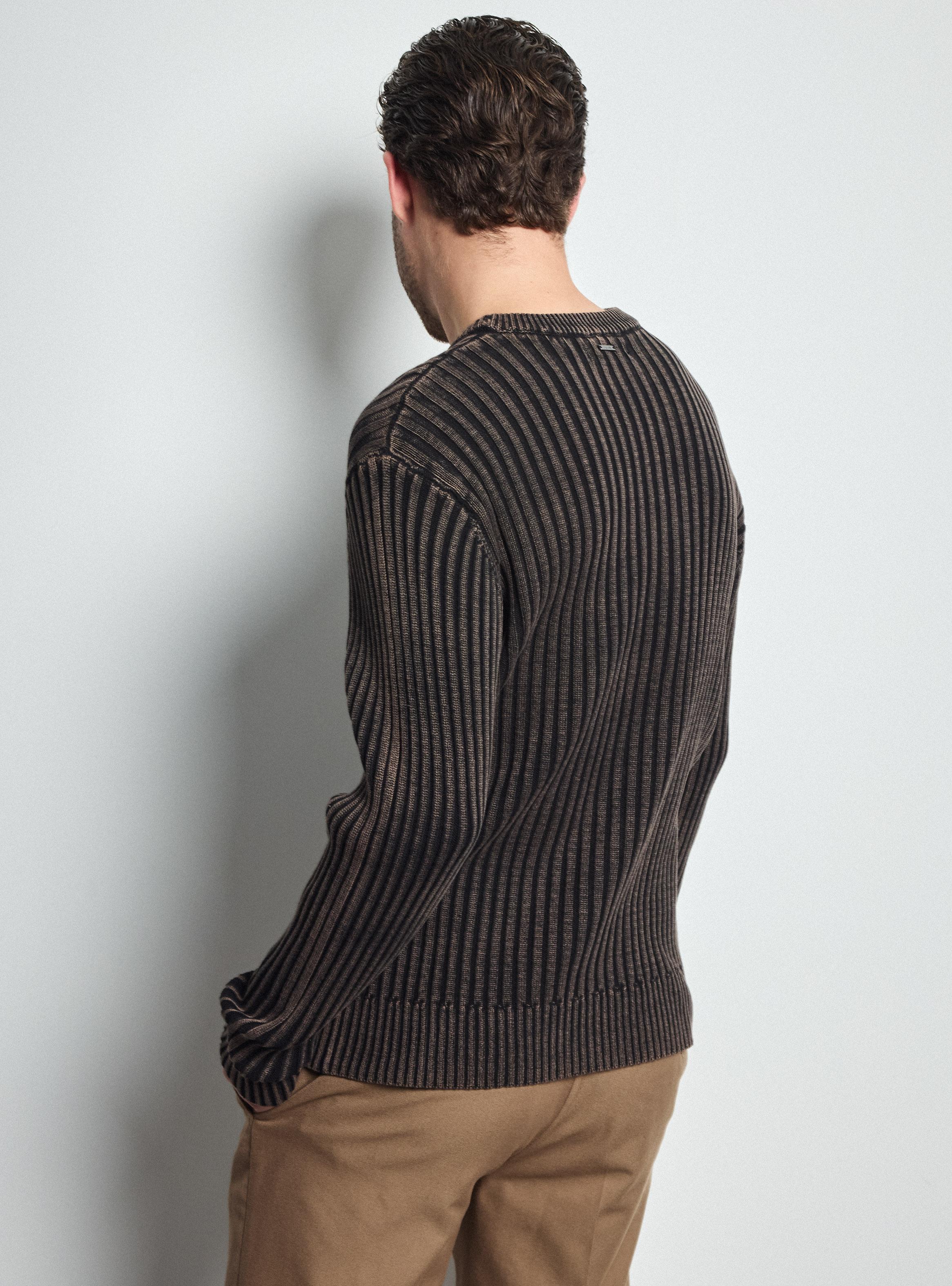 Sweater Textura Efecto Lavado-1