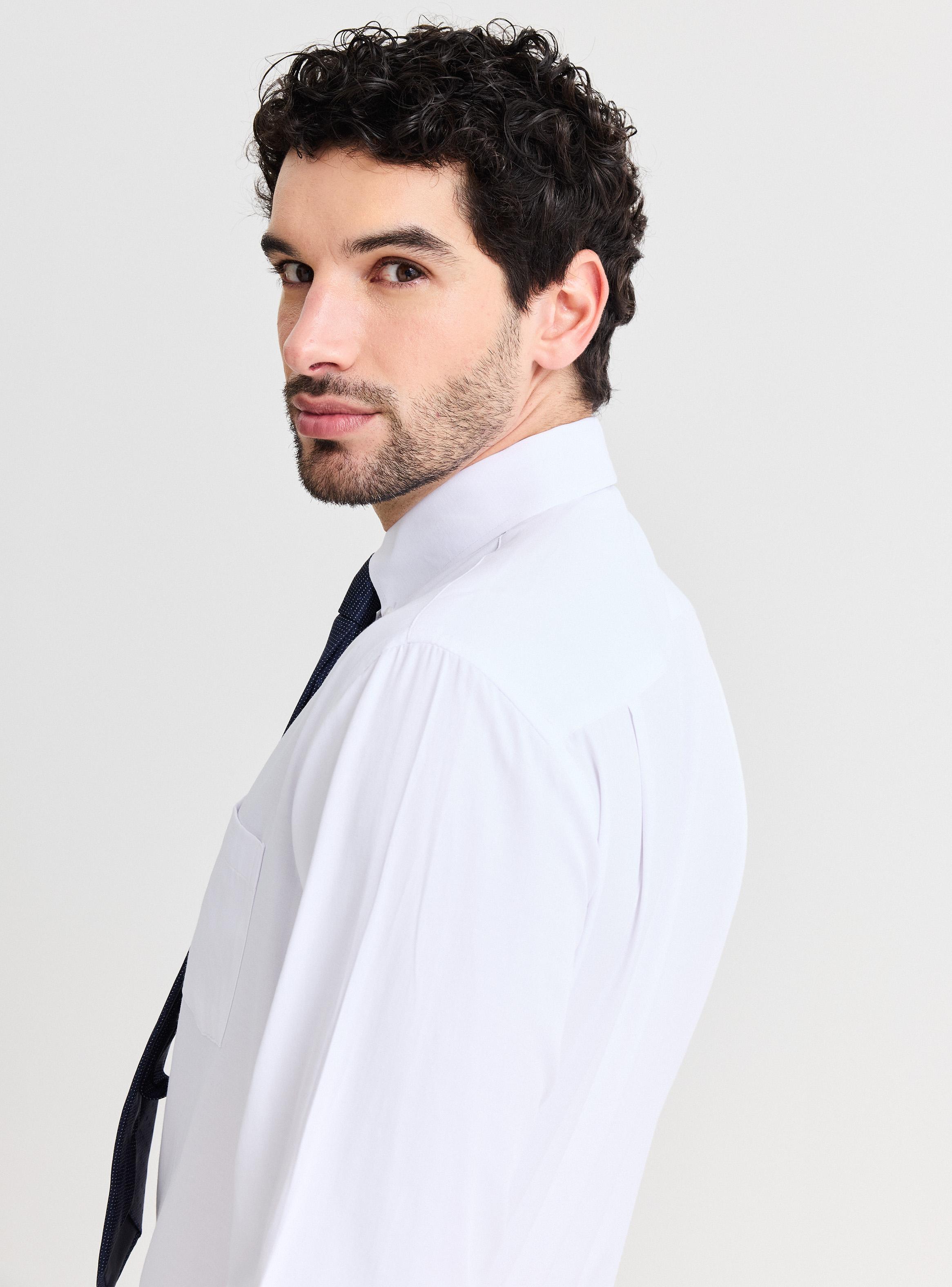 Camisa Lisa con Aplicaciones Cuello Botón Down-3