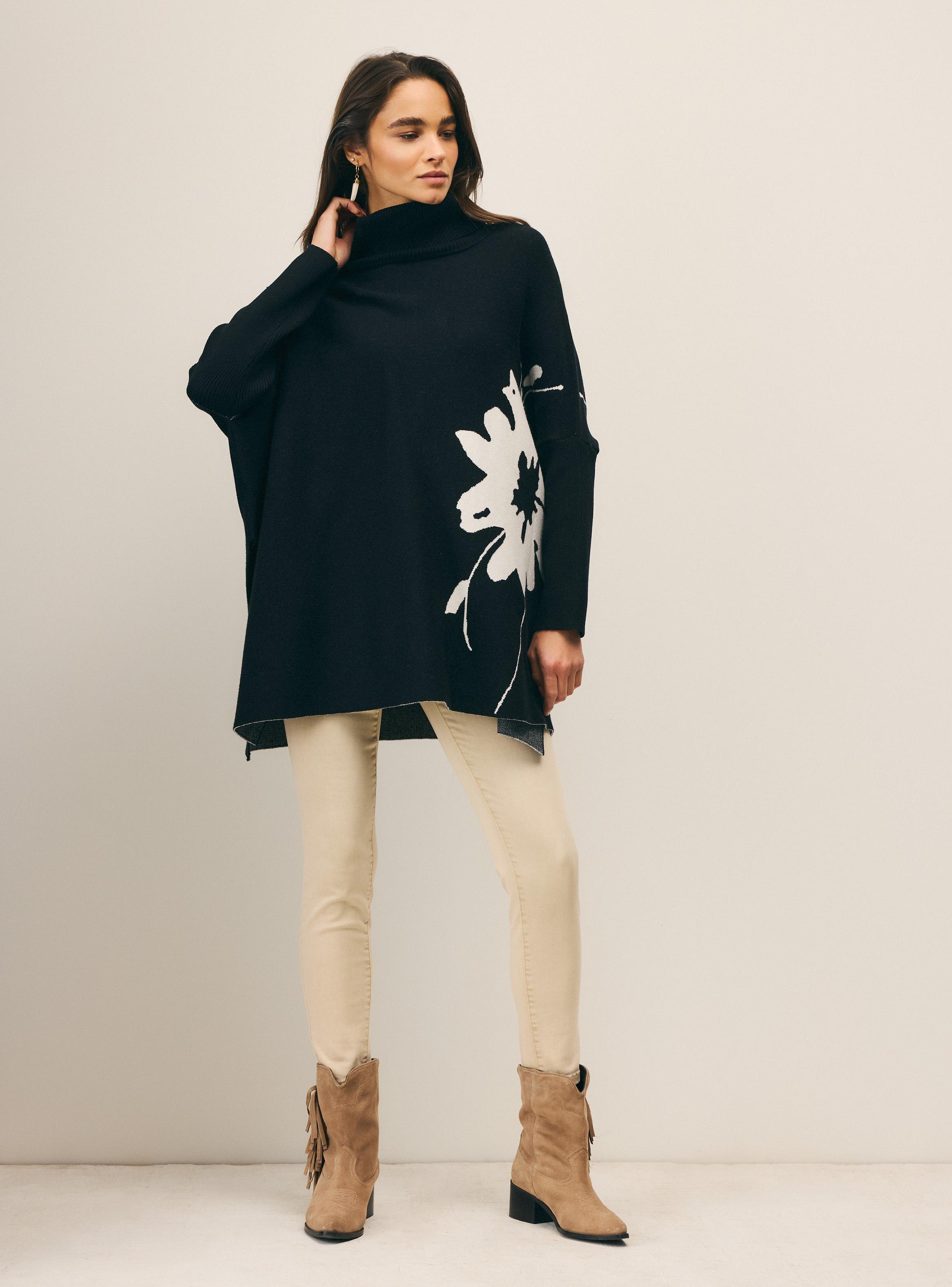 Sweater Tipo Poncho con Diseño Jacquard-4