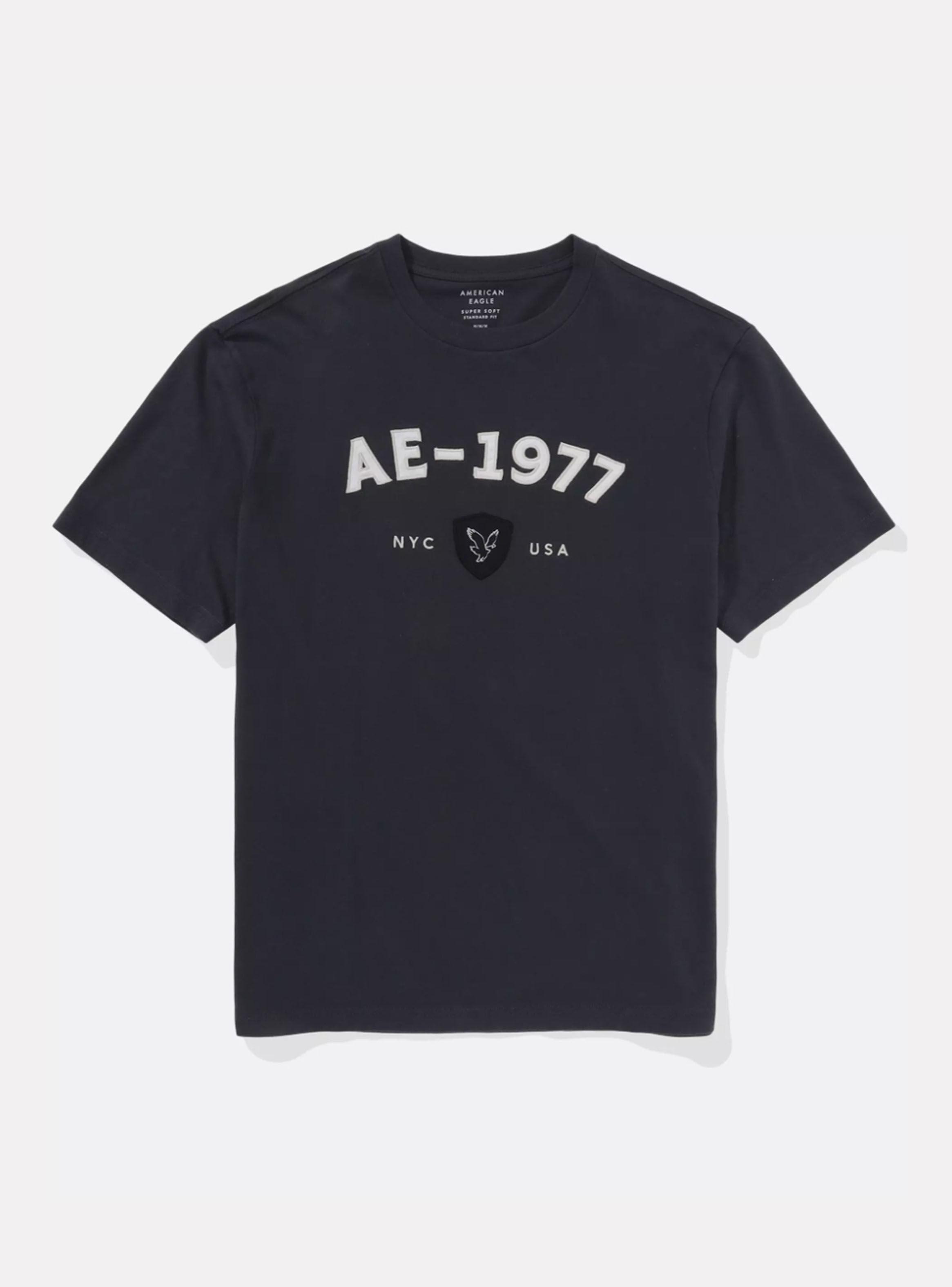Polera AE Gráfico Logo con Relieve-2