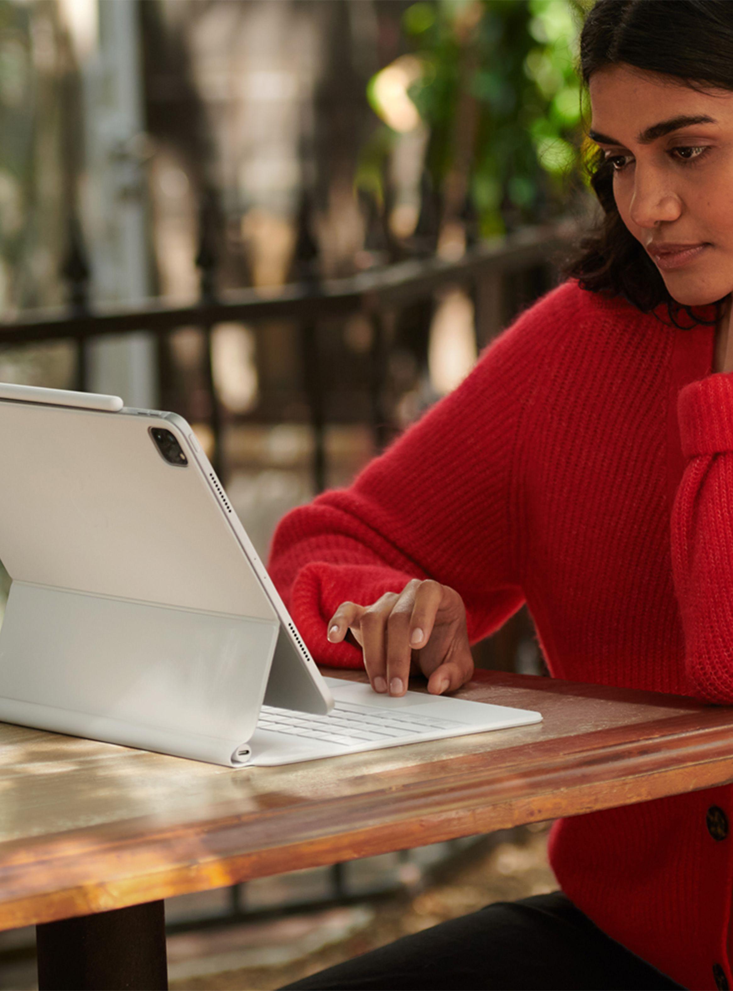 Magic Keyboard iPad Pro 12.9" 5 Gen Español América Latina-7