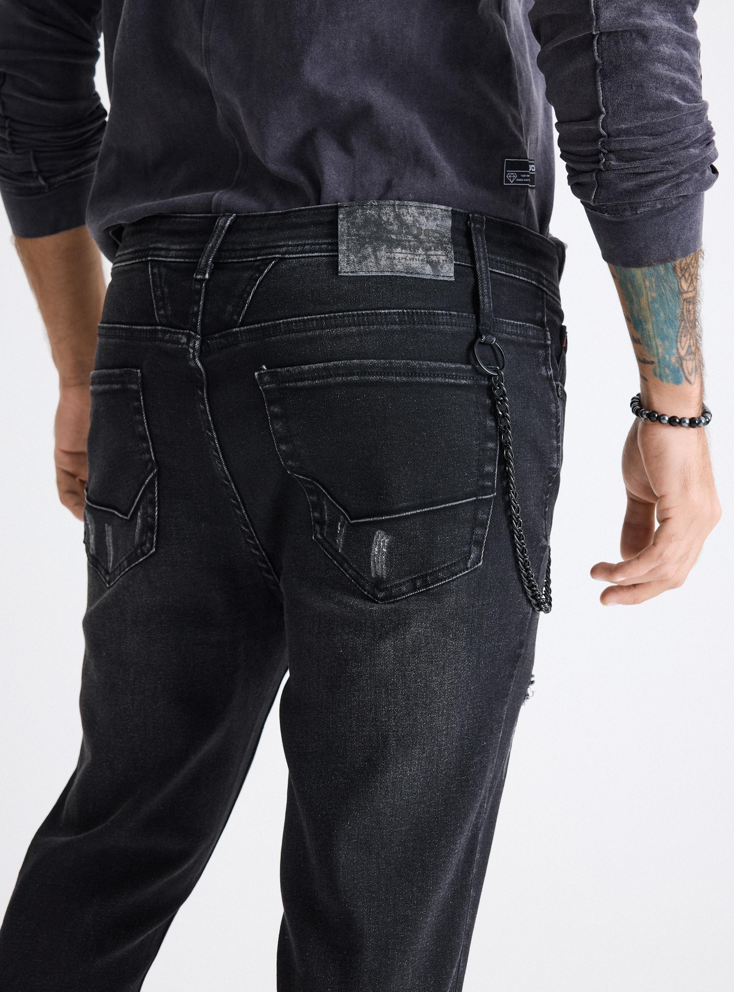 Jeans Lavado Contrastado Cadena Negra-3