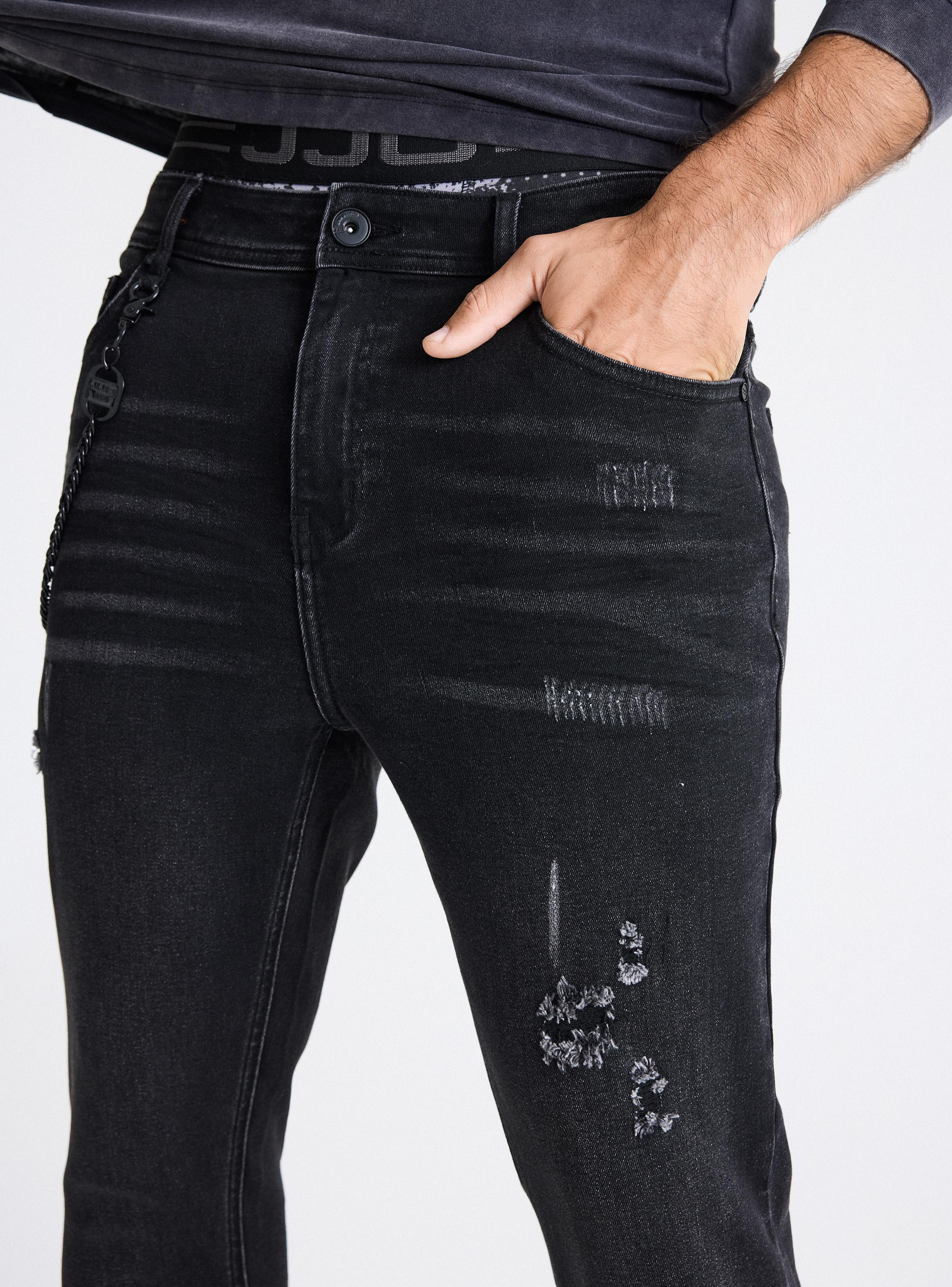 Jeans Lavado Contrastado Cadena Negra-2