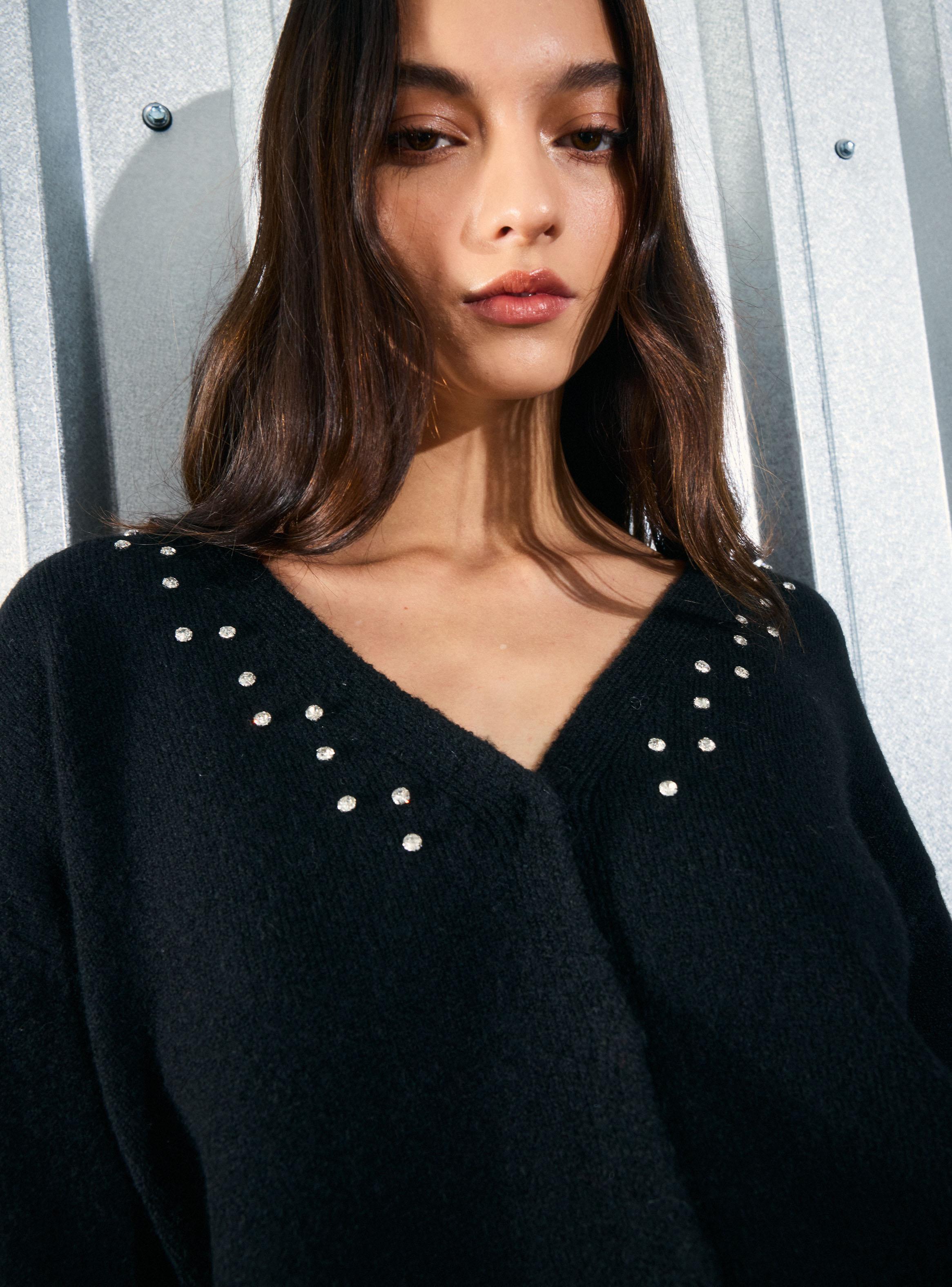 Sweater Tejido con Aplicaciones-2