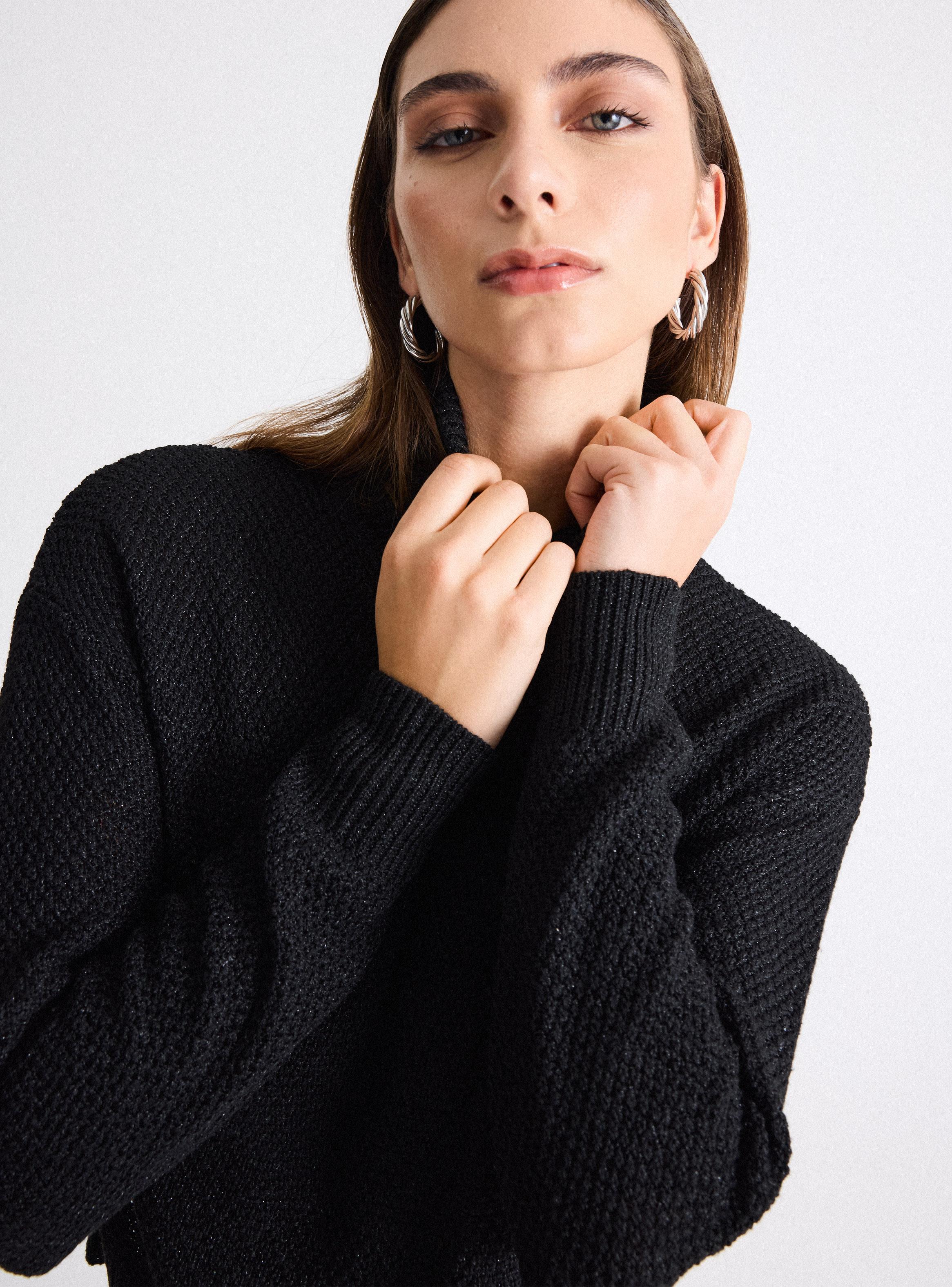 Sweater Crop Cuello Alto Punto con Lurex-2