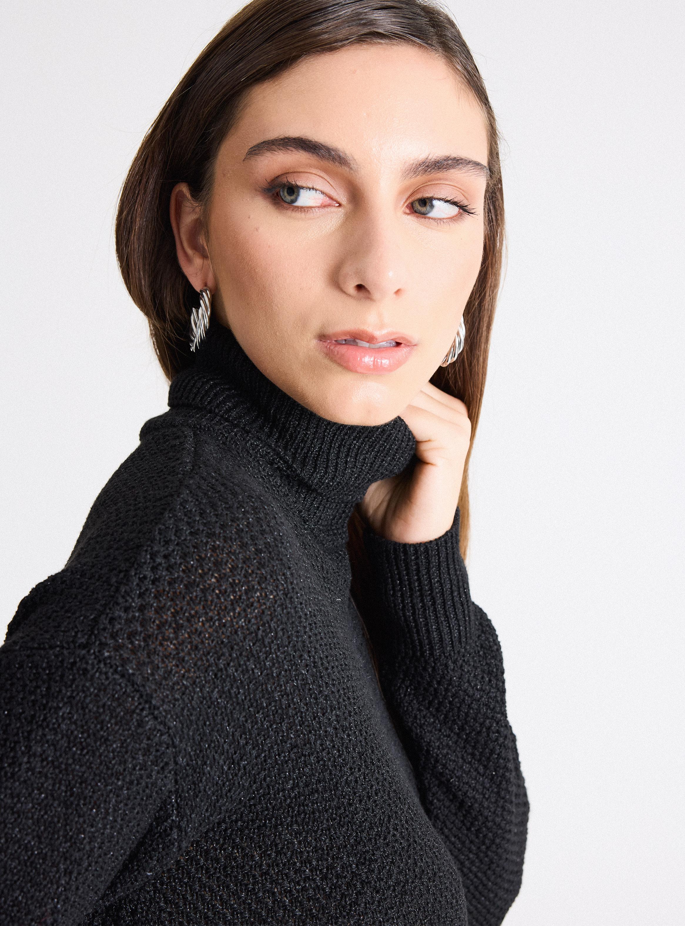 Sweater Crop Cuello Alto Punto con Lurex-3