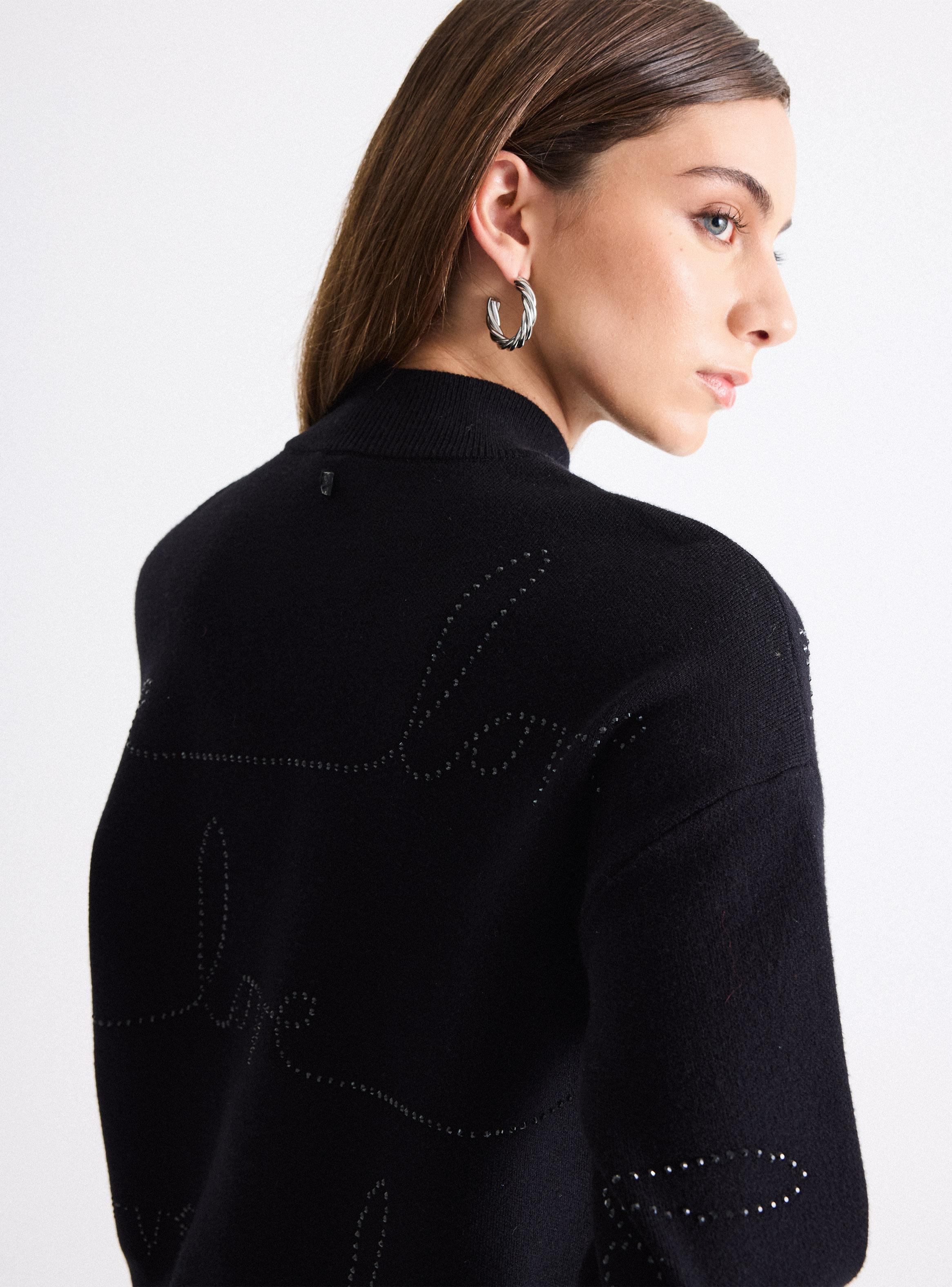 Sweater Cuello Alto Texto en Strass-3