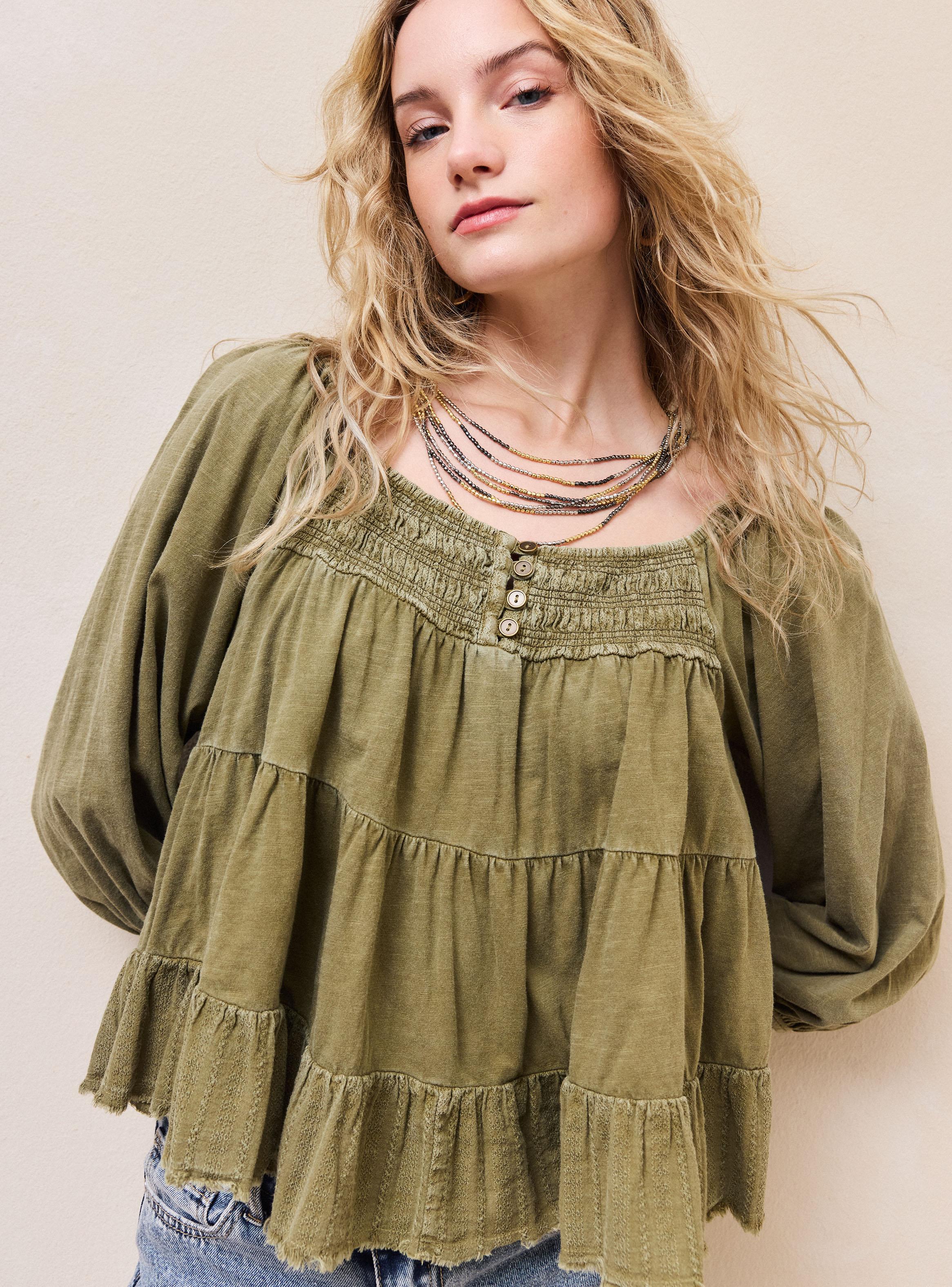 Blusa con Cortes y Manga Aglobada-2