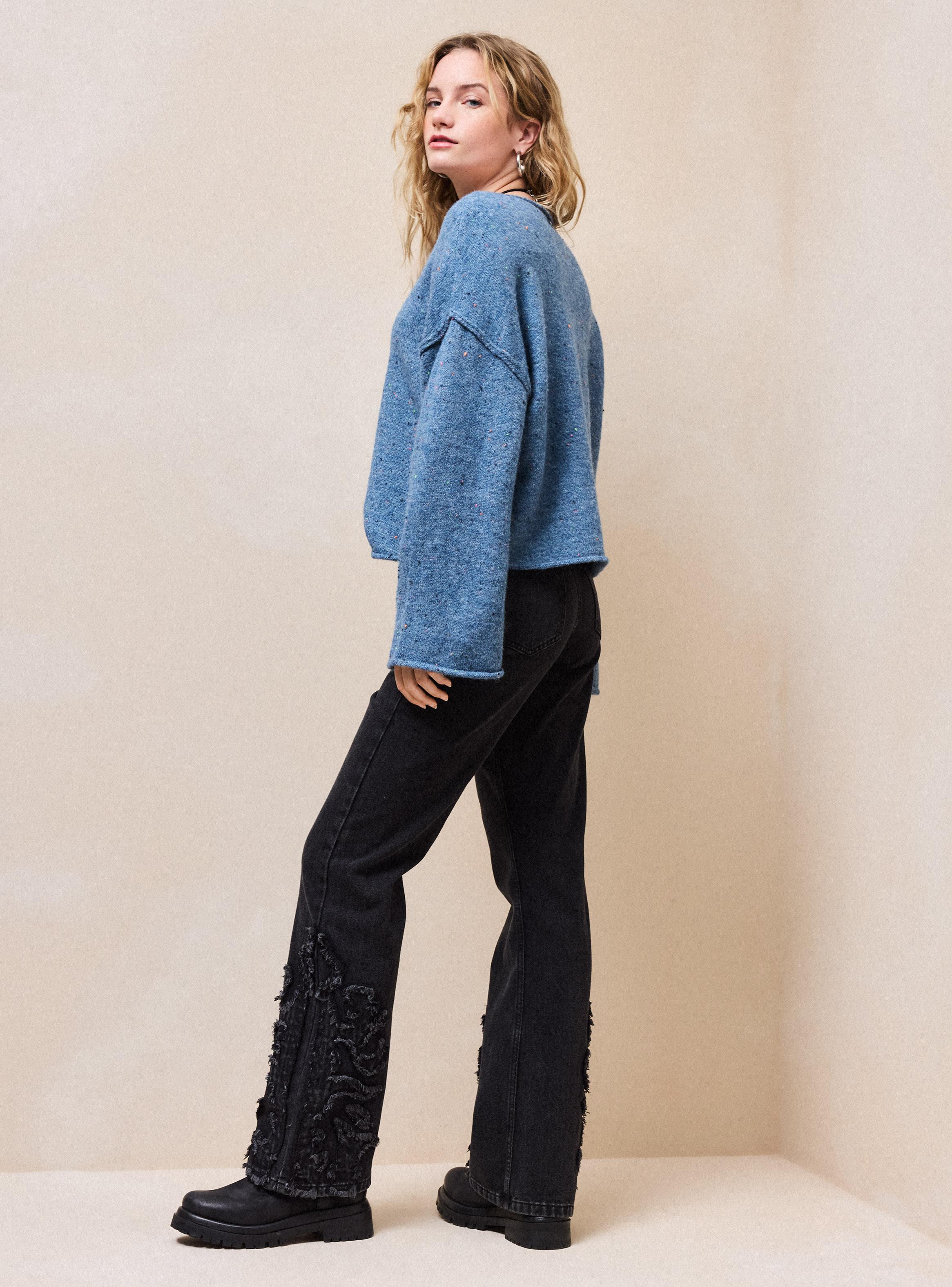 Sweater con Detalles de Colores en Tejido-5