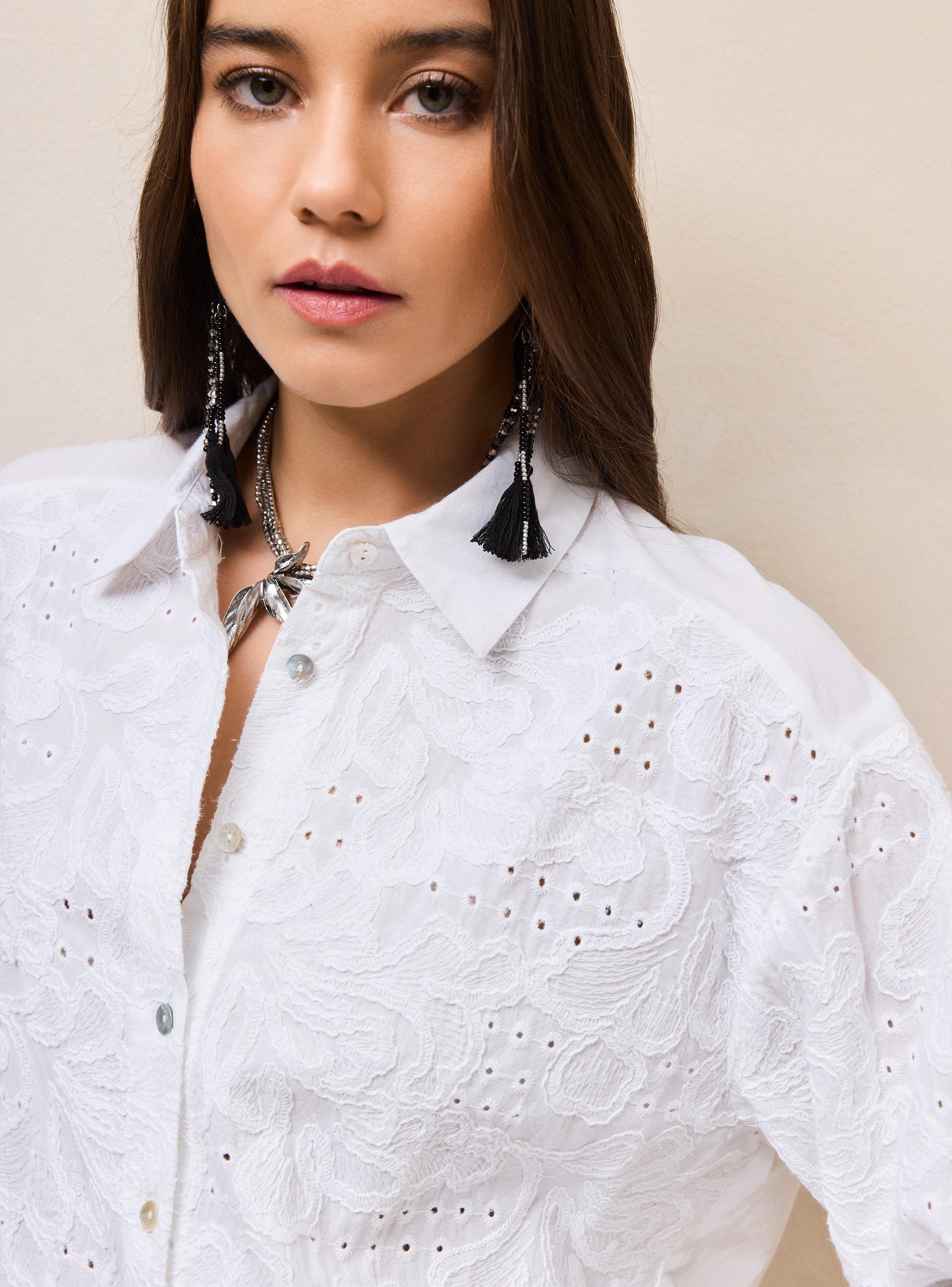Blusa Tela con Aplicaciones-2