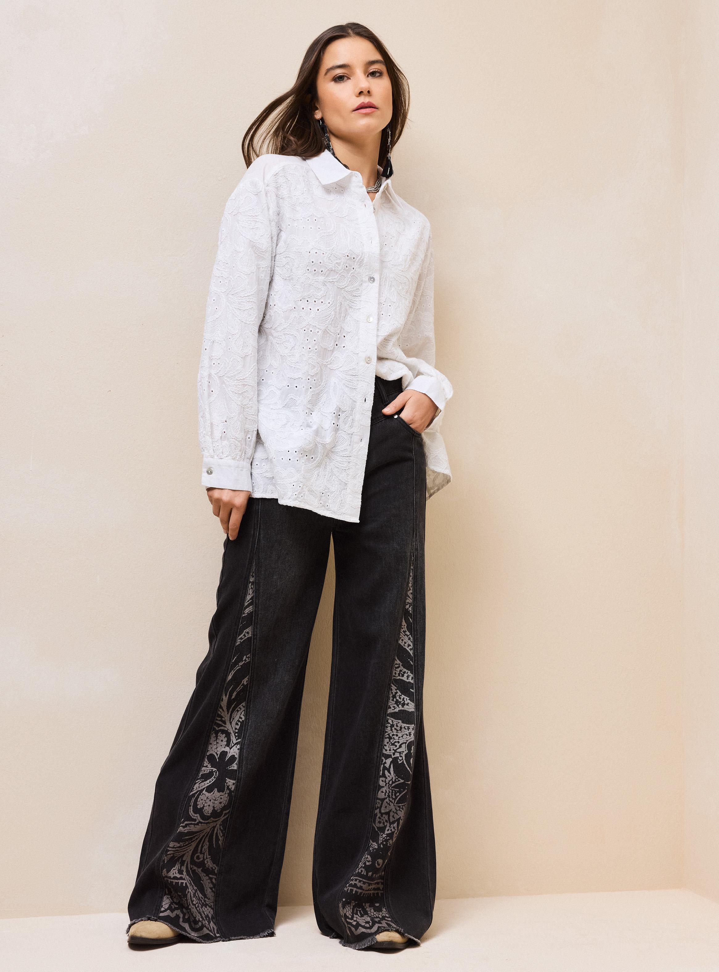 Blusa Tela con Aplicaciones-4