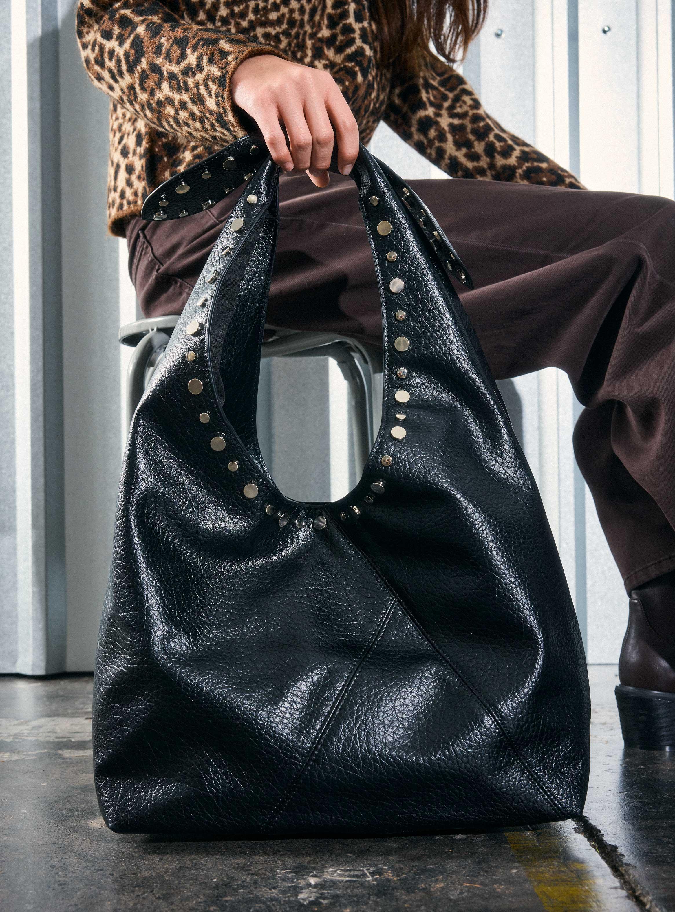 Cartera Tote con Tachas-6