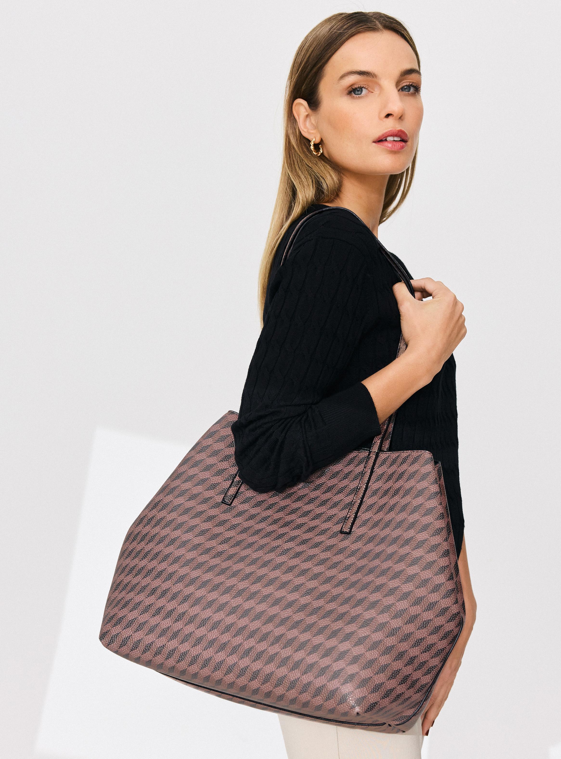 Cartera Totebag Estampada Monograma-5