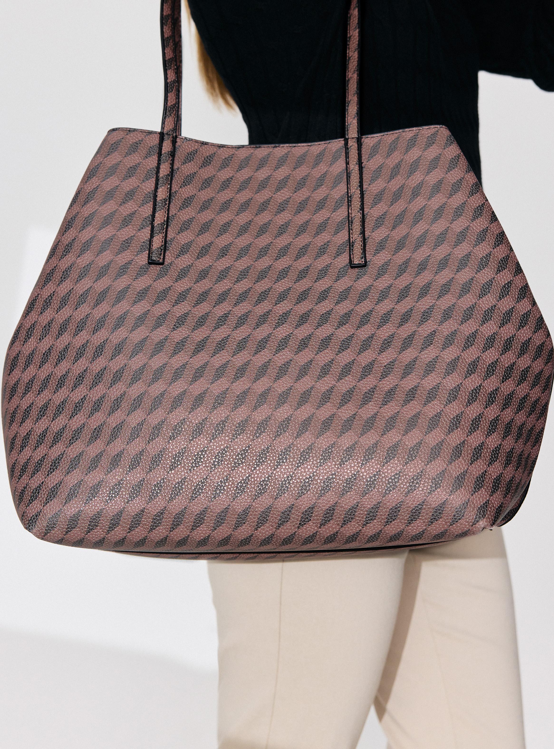 Cartera Totebag Estampada Monograma-6