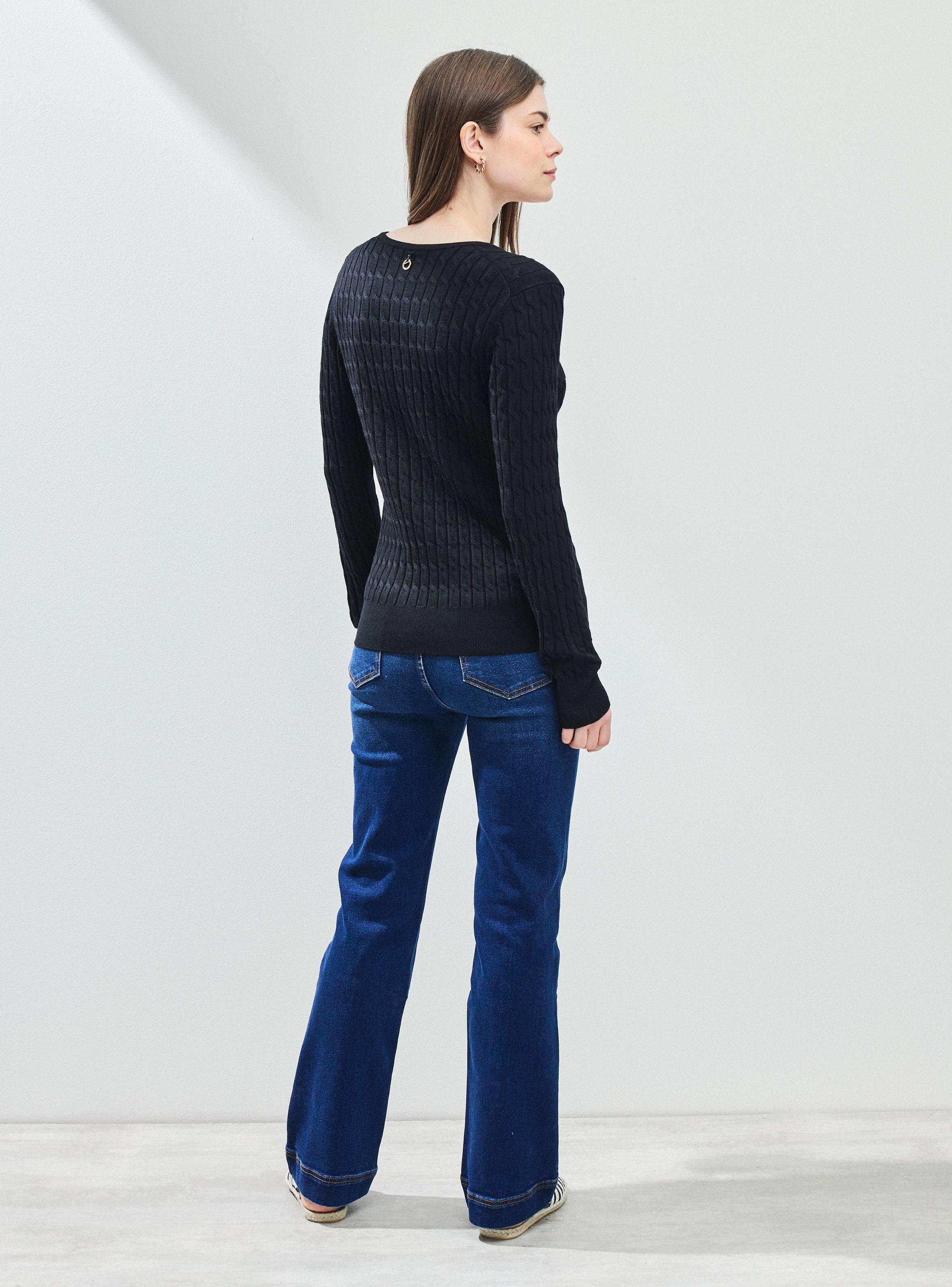 Sweater Básico Trenzado Cuello V-5