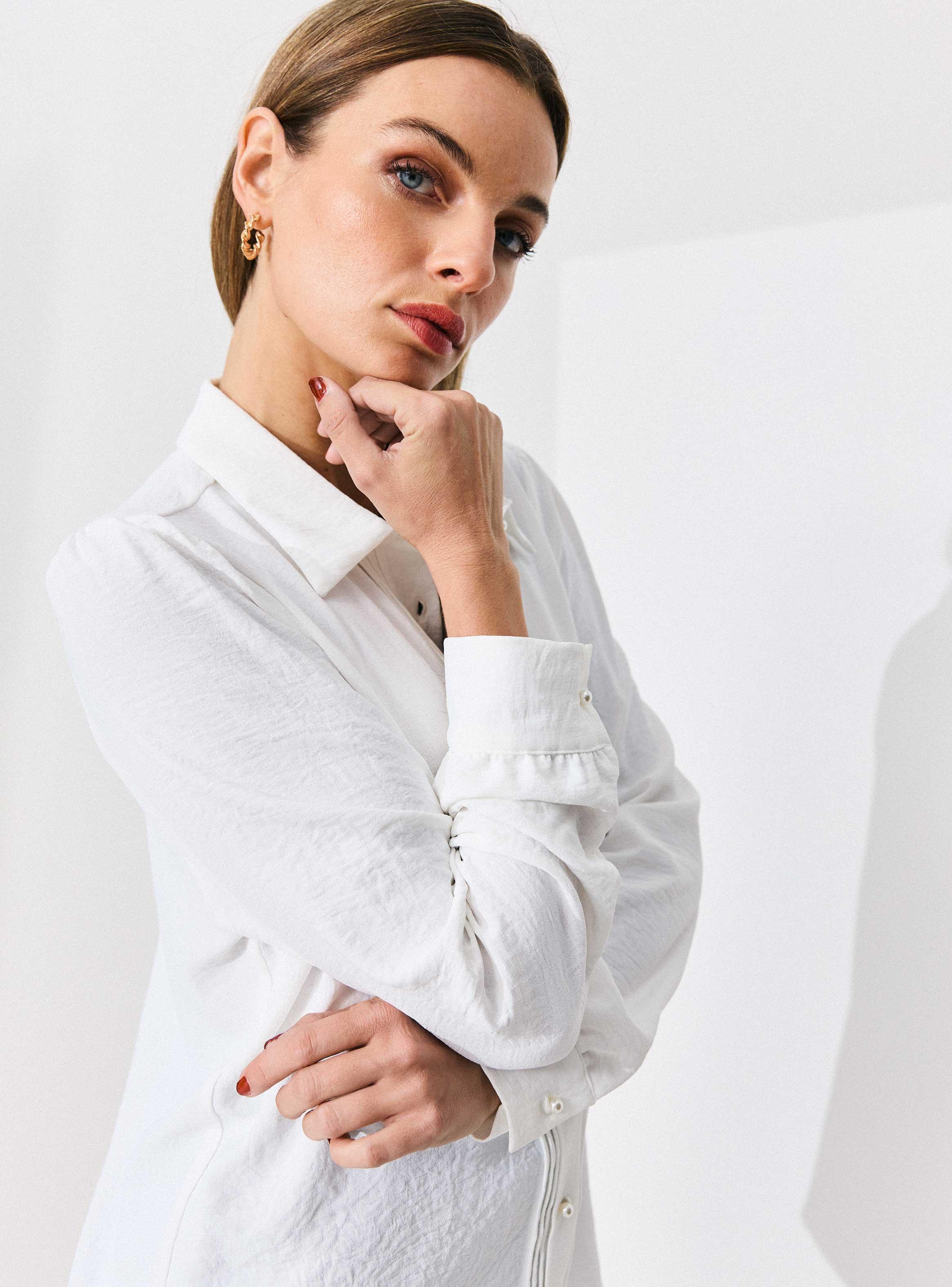 Blusa Camisera con Botones de Perla-2