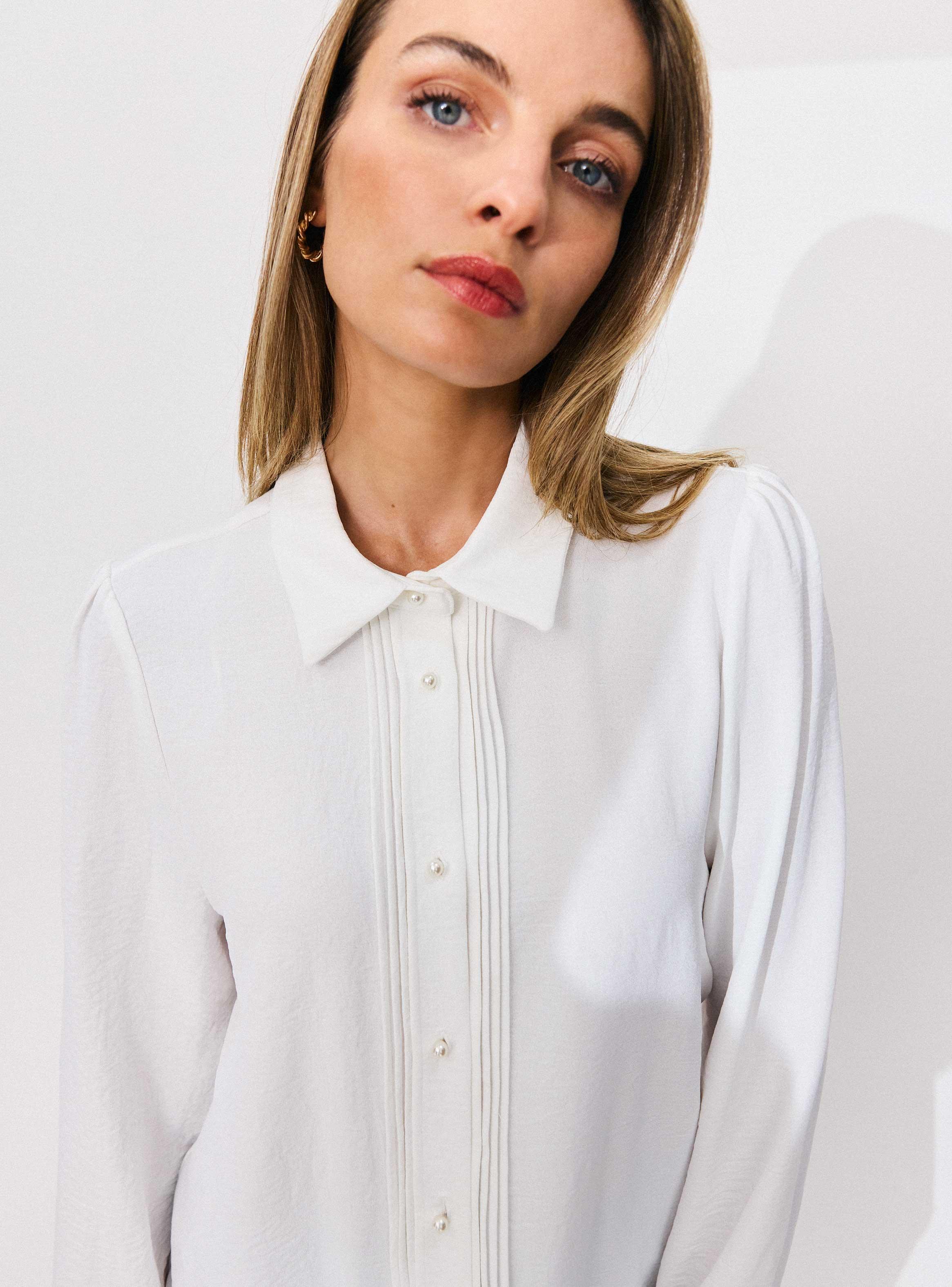 Blusa Camisera con Botones de Perla-3