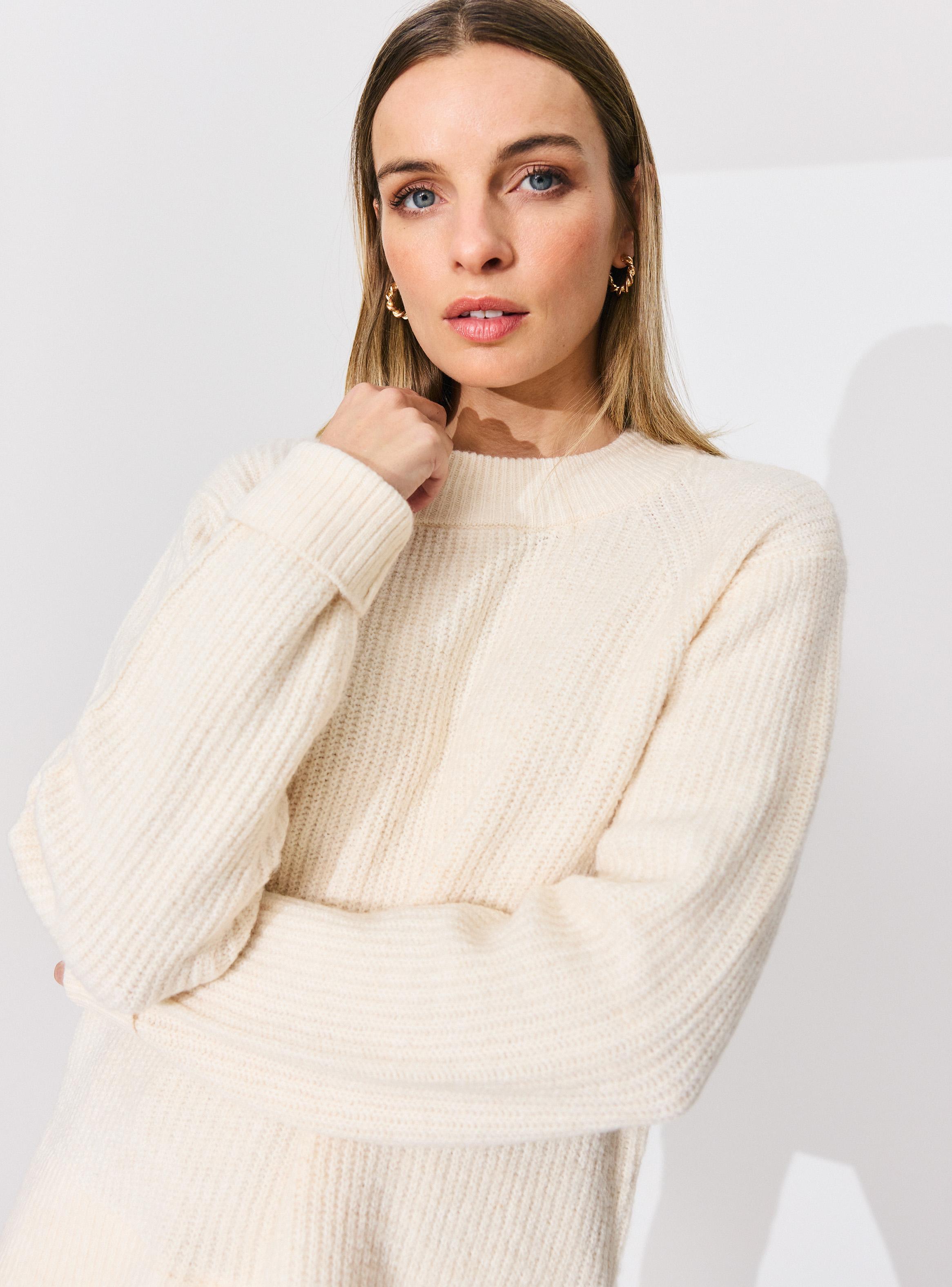 Sweater con Detalle de Blusa Inferior-2