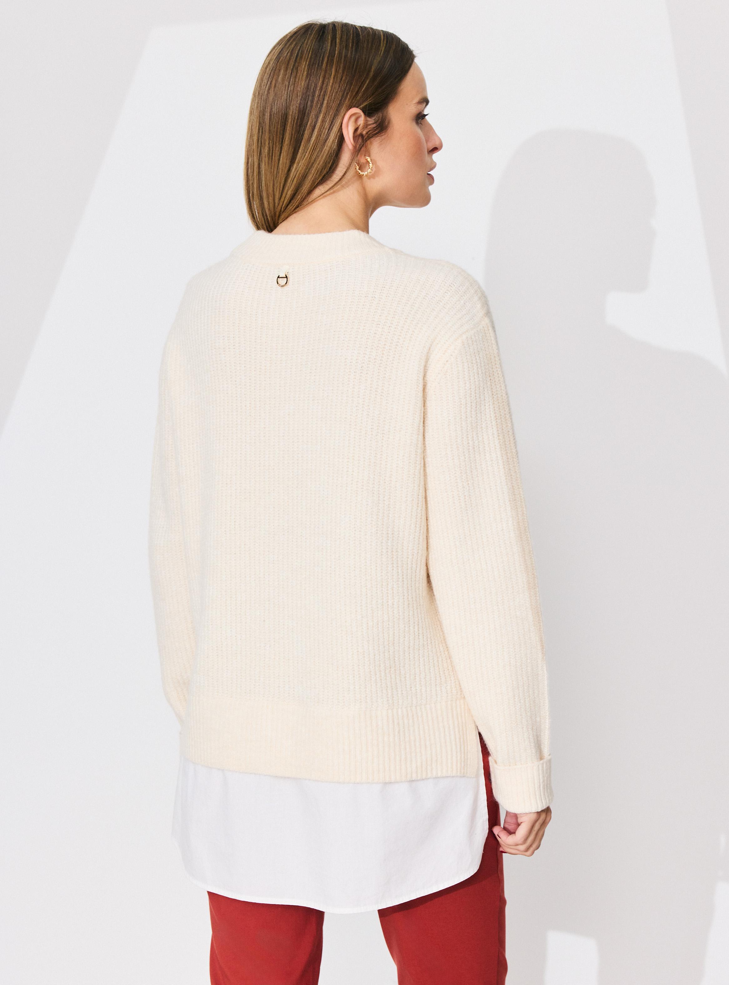 Sweater con Detalle de Blusa Inferior-1
