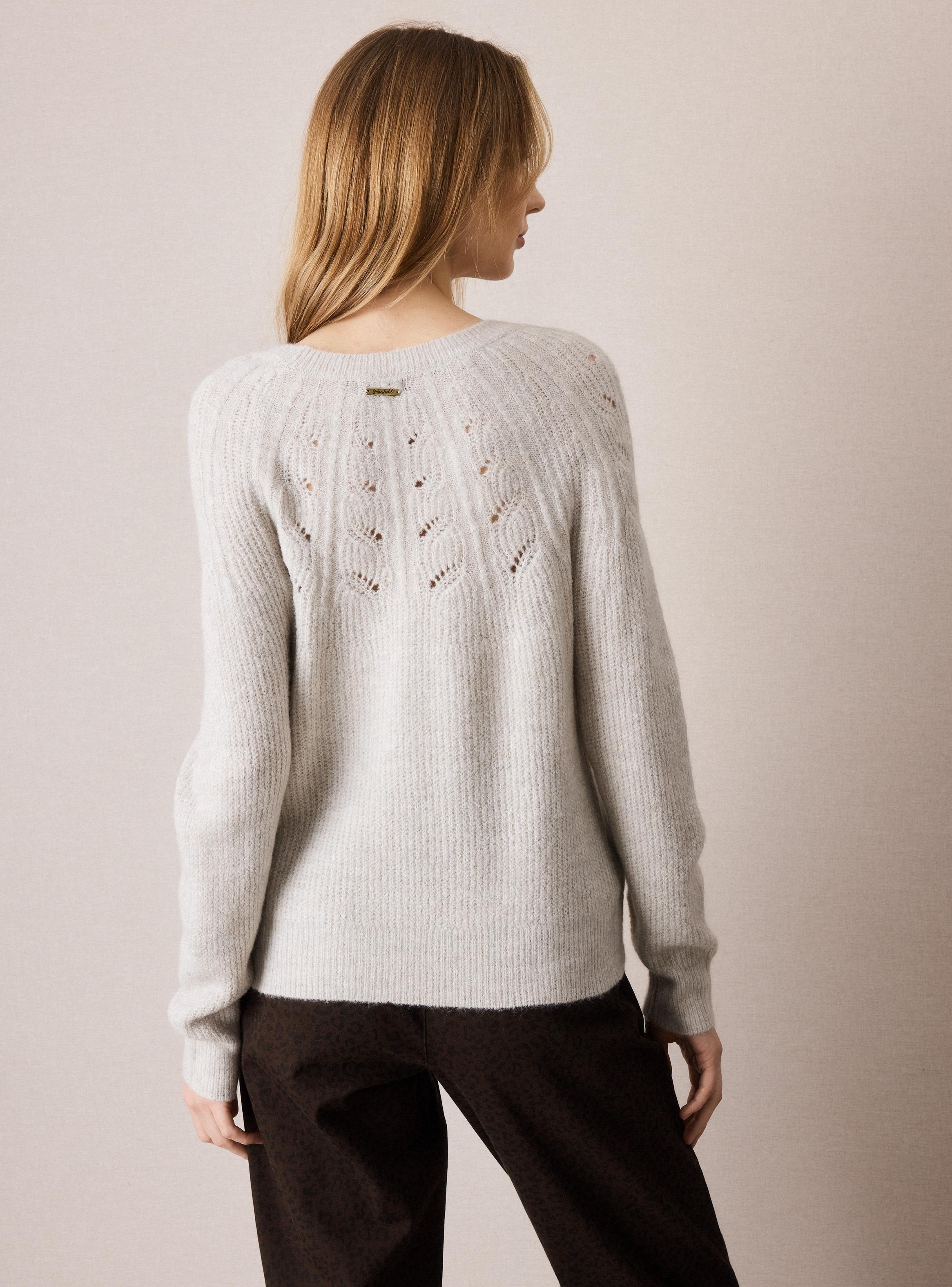 Sweater con Diseño Acanalado en Pecho y Hombros-1