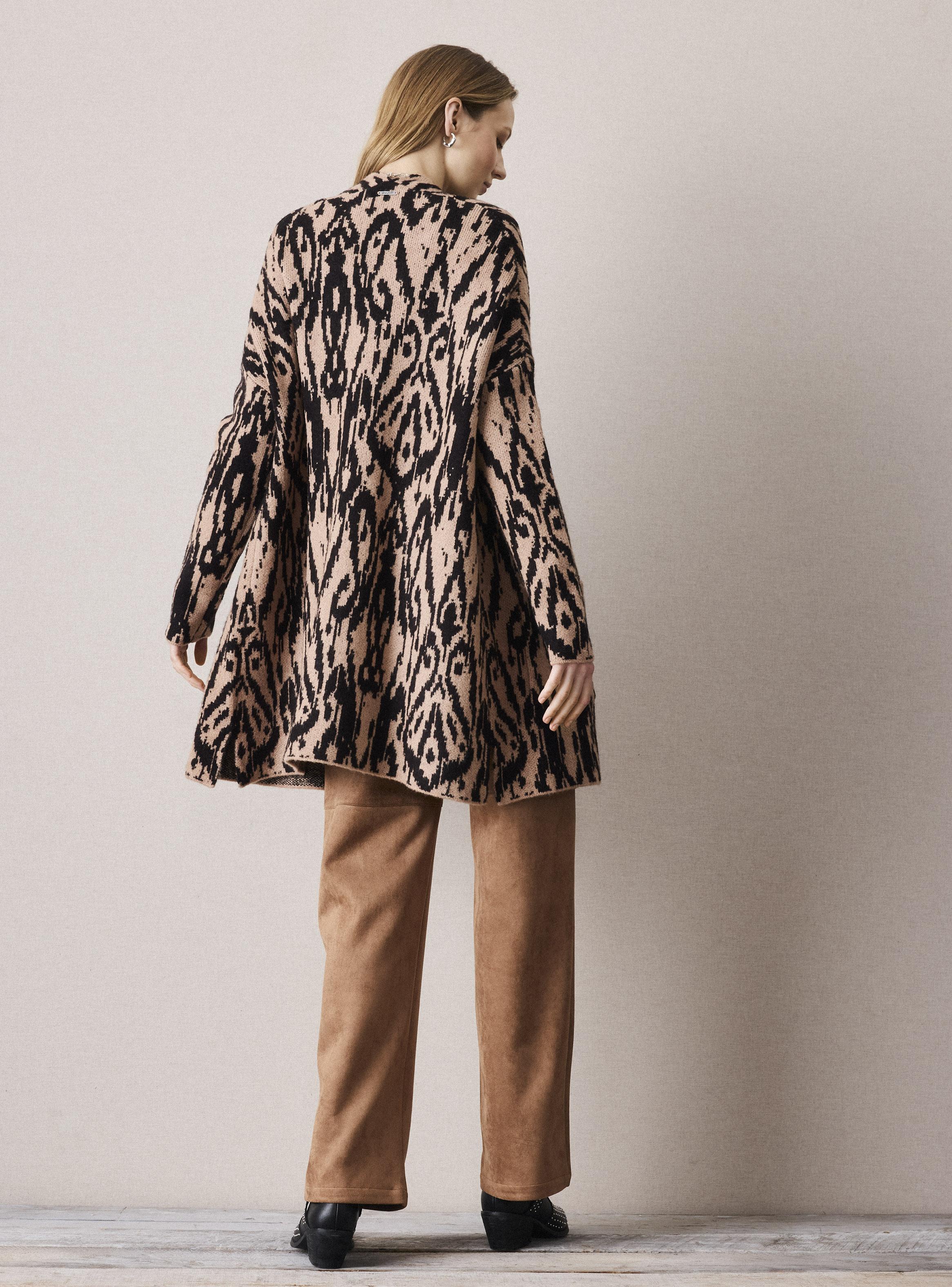 Chaleco Tipo Kimono con Bolsillos y Diseño Étnico-5