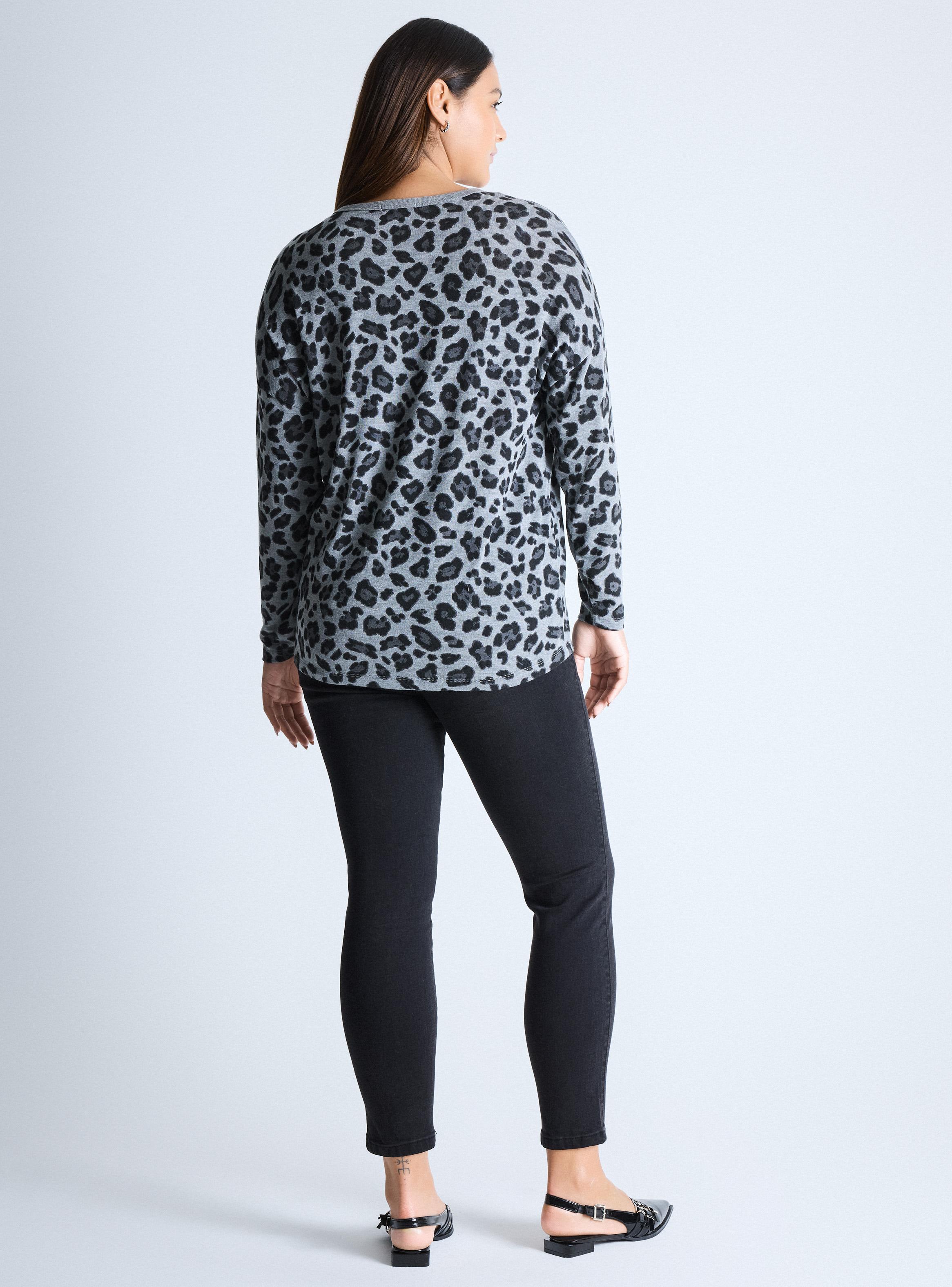 Polera Tejida Estampada Hombro Caído Largo Hi-Low Curvy-5
