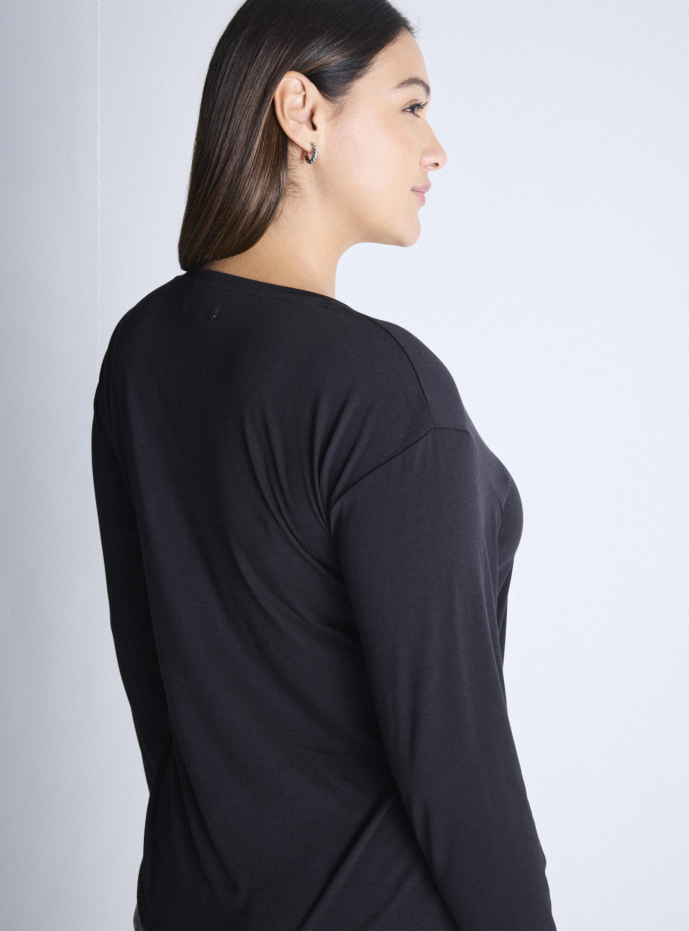 Polera Manga Larga Gráfica Lentejuelas Curvy-3