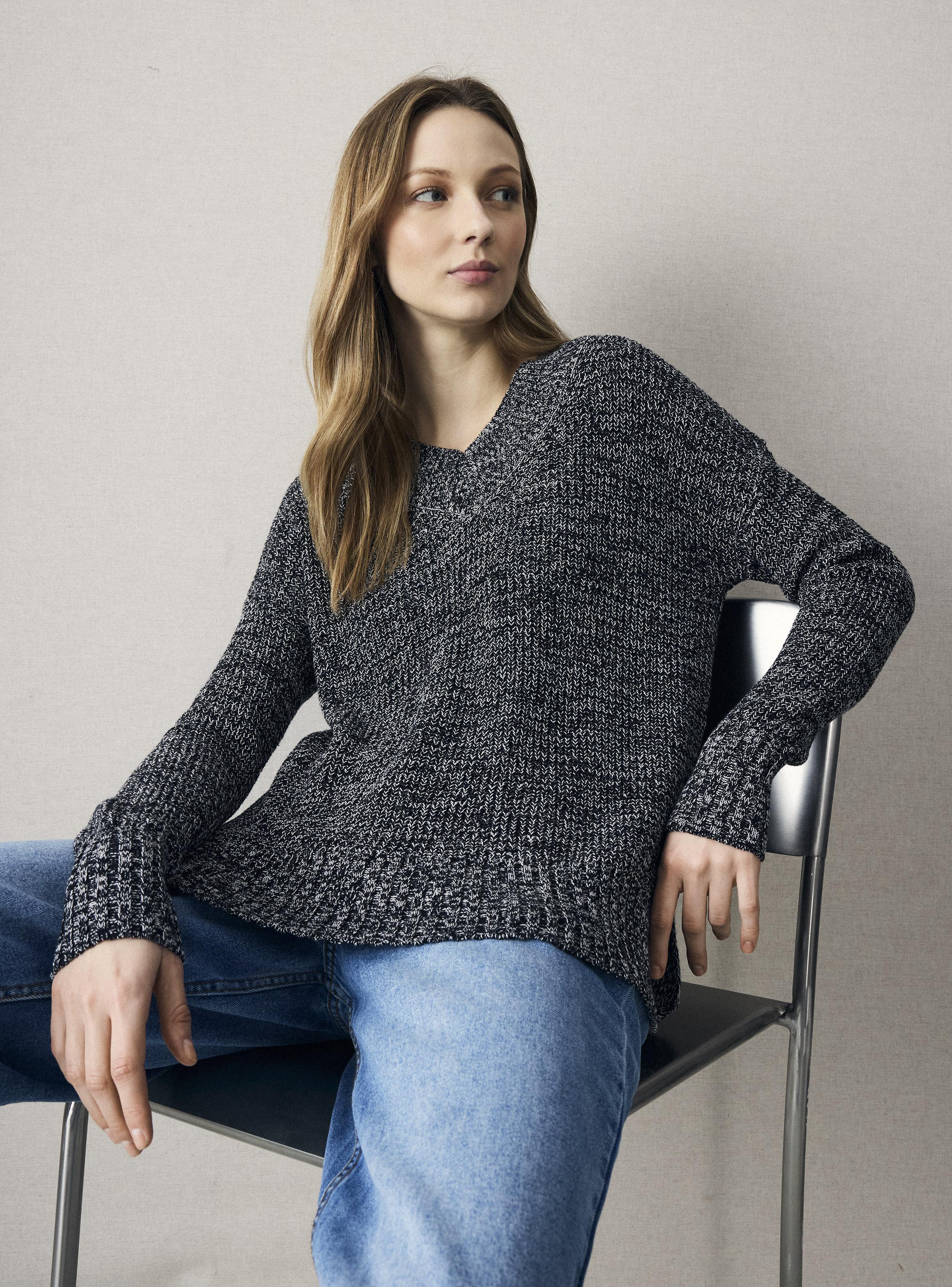 Sweater Tweed Cuello V-0
