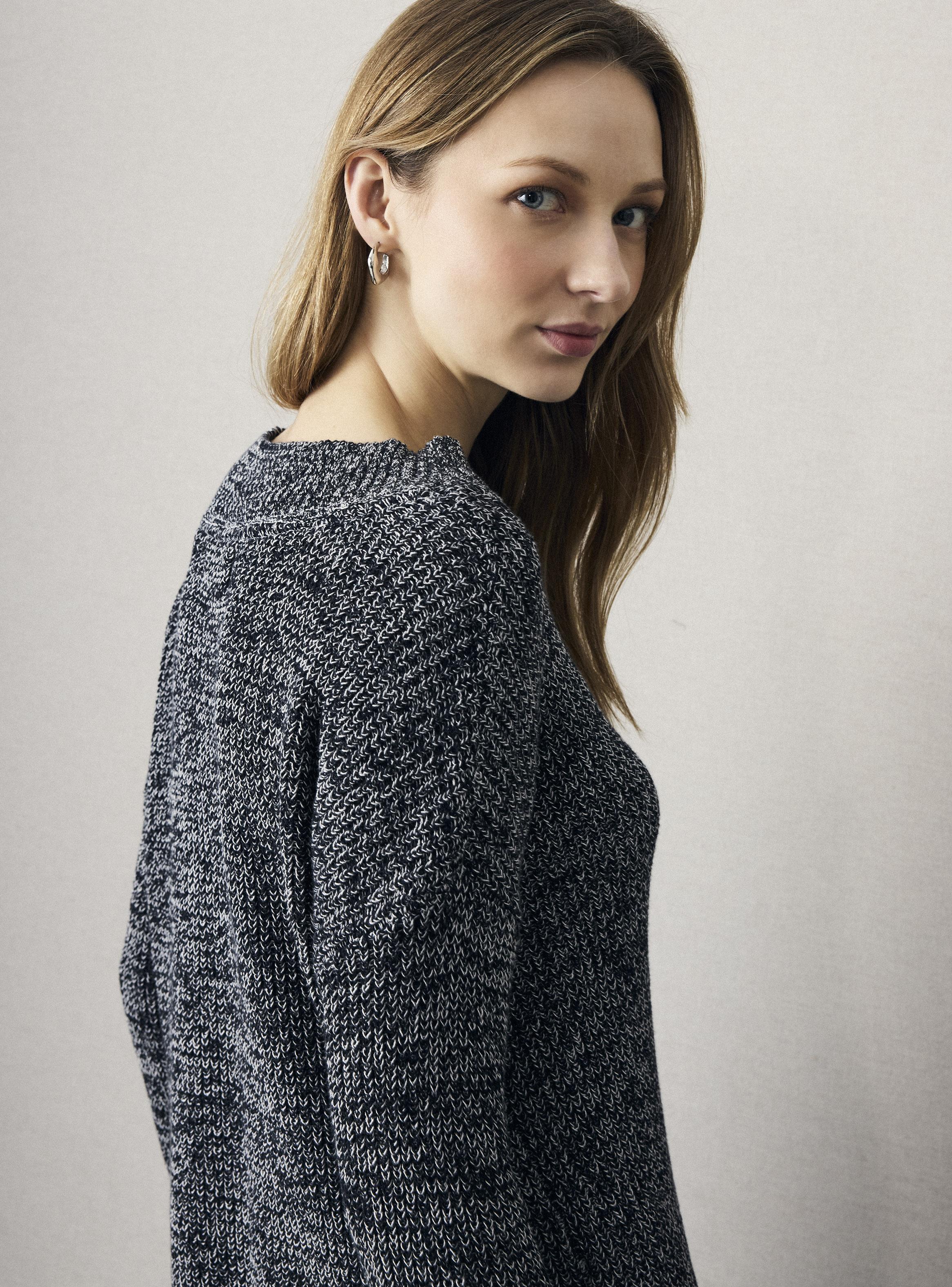 Sweater Tweed Cuello V-3