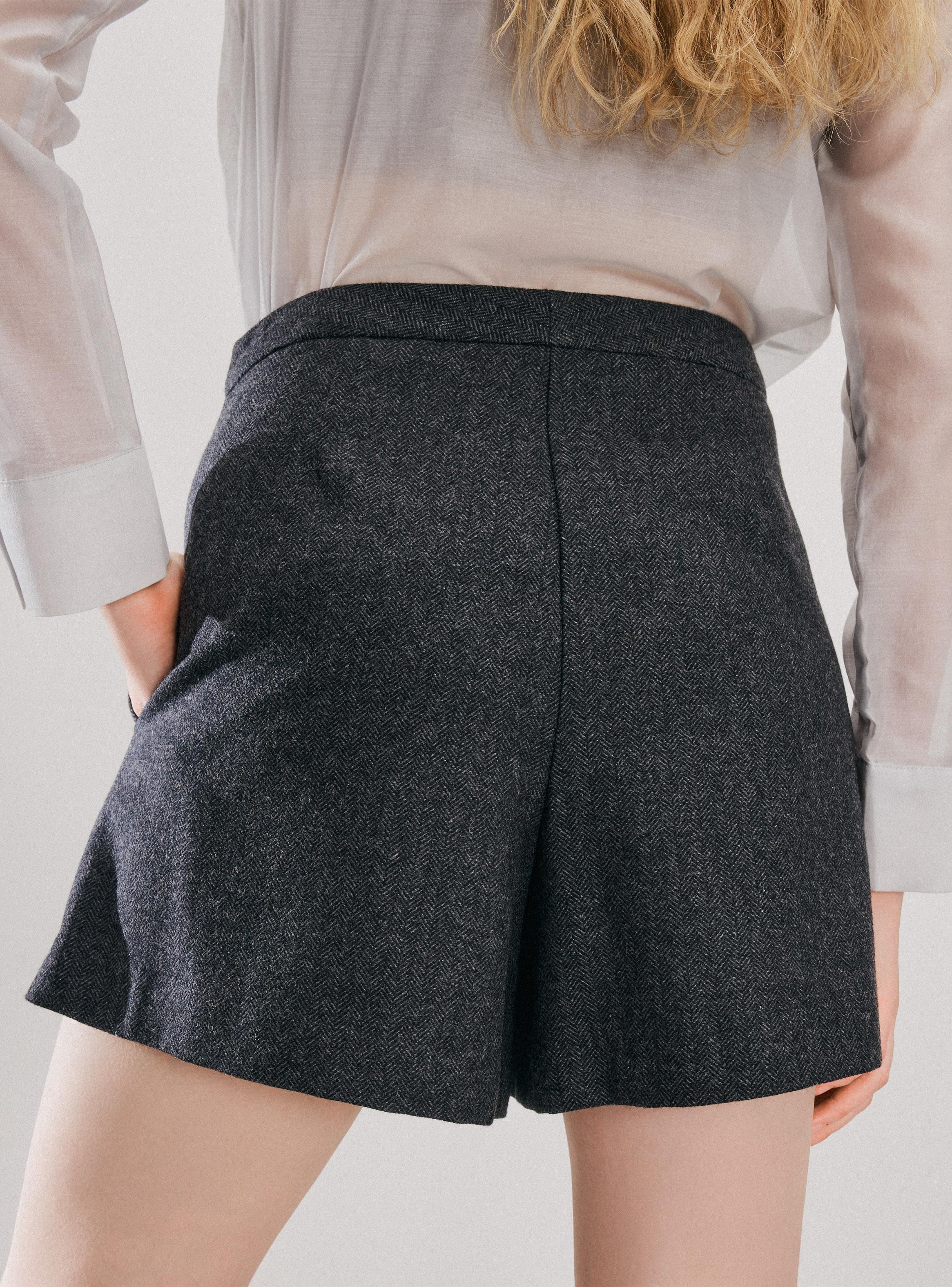 Short Tiro Alto con Bolsillos-3