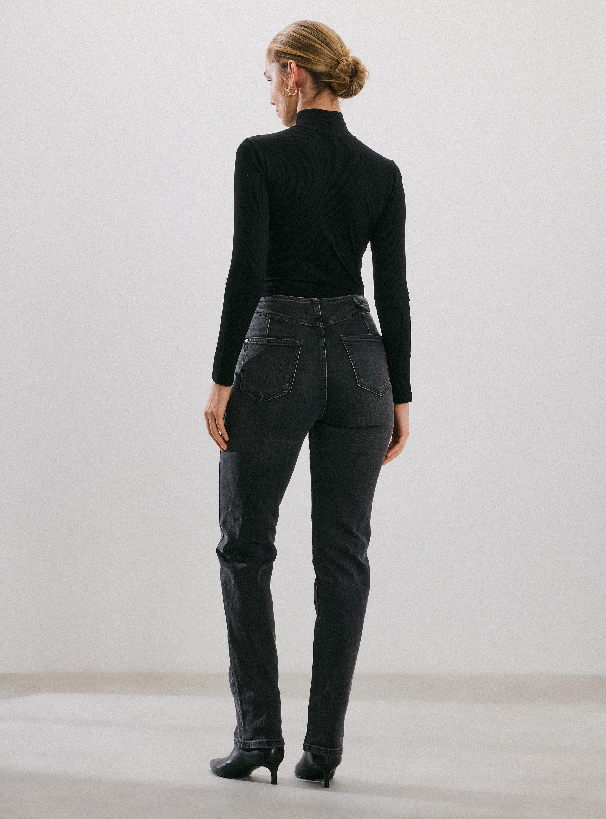 Jeans Kick Flare Cortes Rebeca Delantera-5