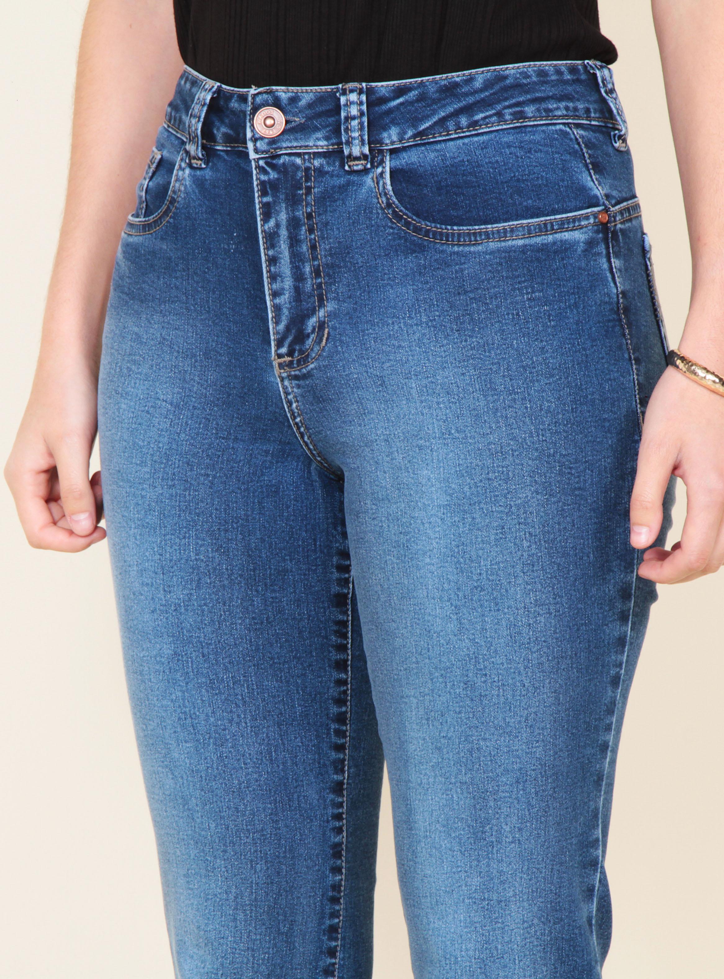 Jeans Recto Tiro Alto Push Up Pretina 1 Botón-2