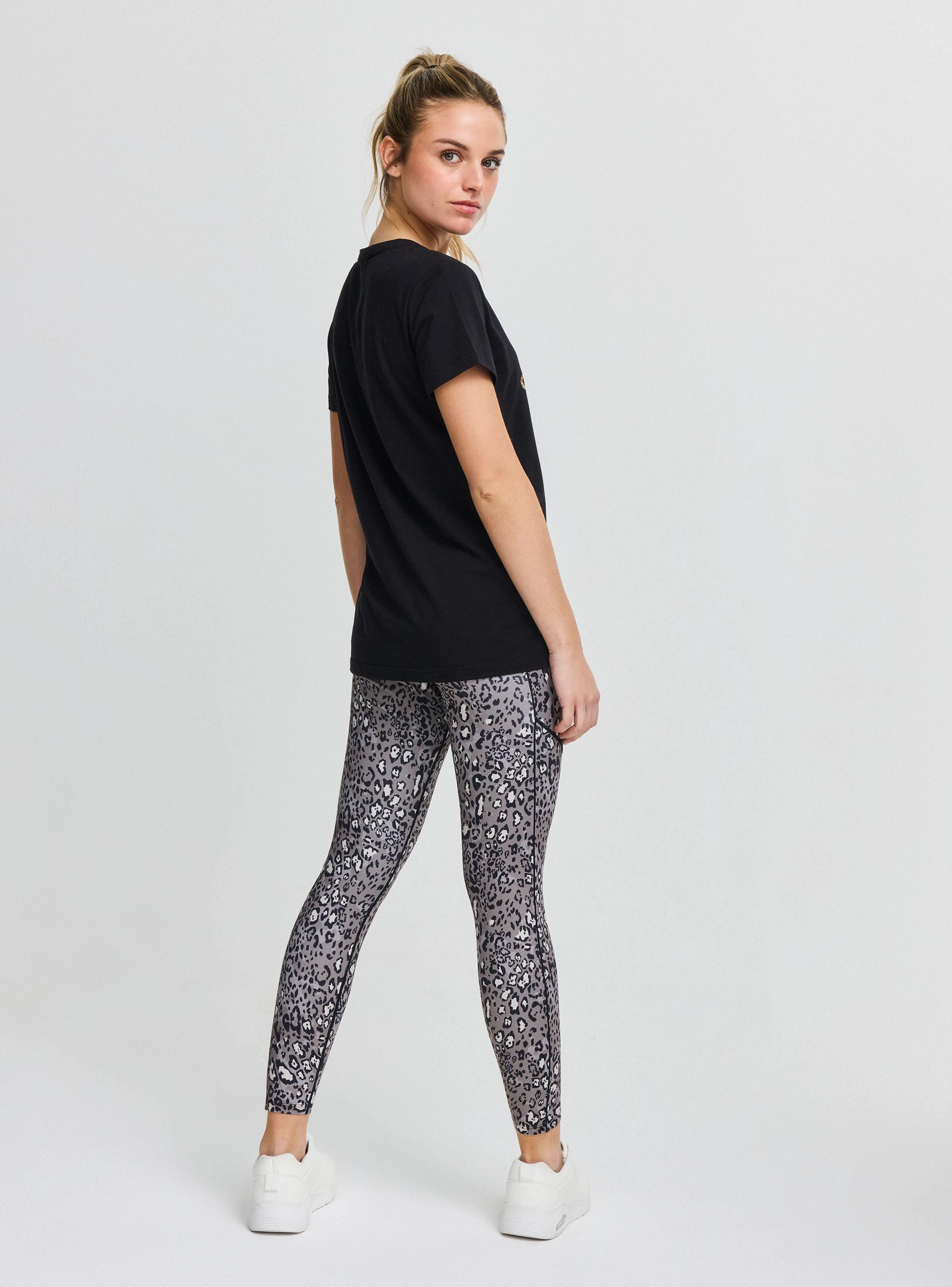 Polera Gráfica Estampada-5