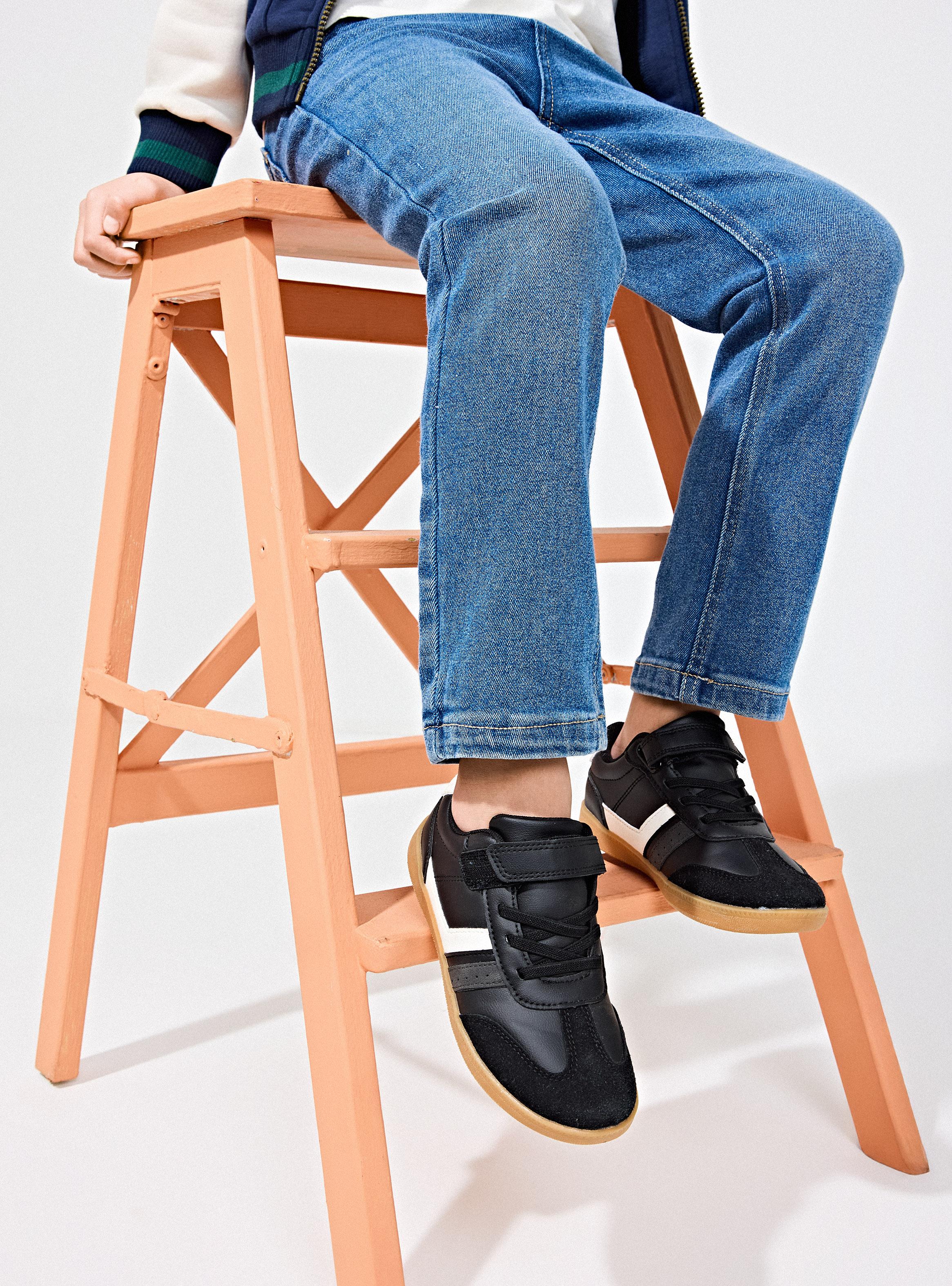 Zapatilla Urbana Punta T Cordón Elásticado  Velcro Unisex-4