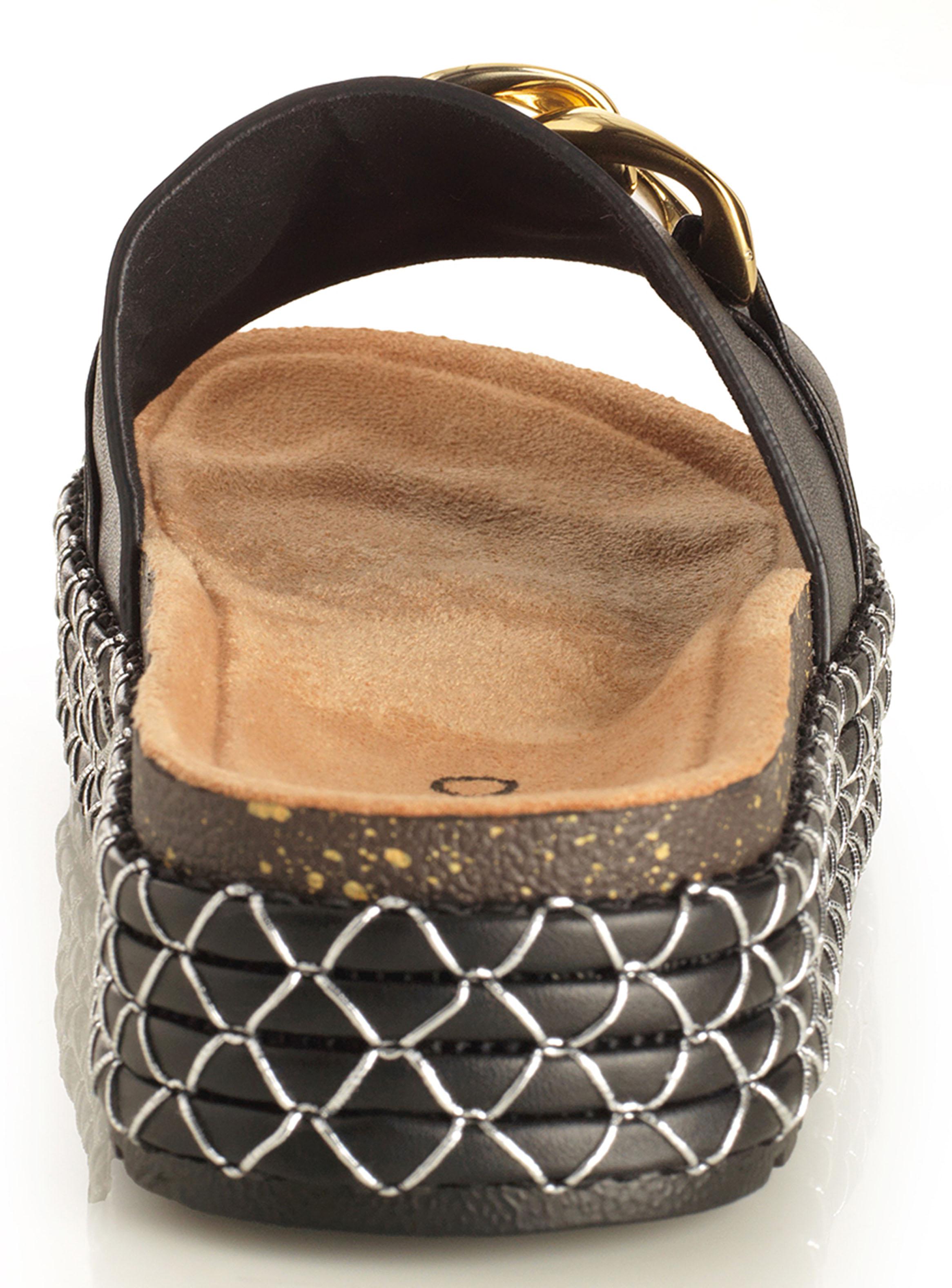 Sandalia Detalle de Cadena Dorada y Plataforma Mujer-3