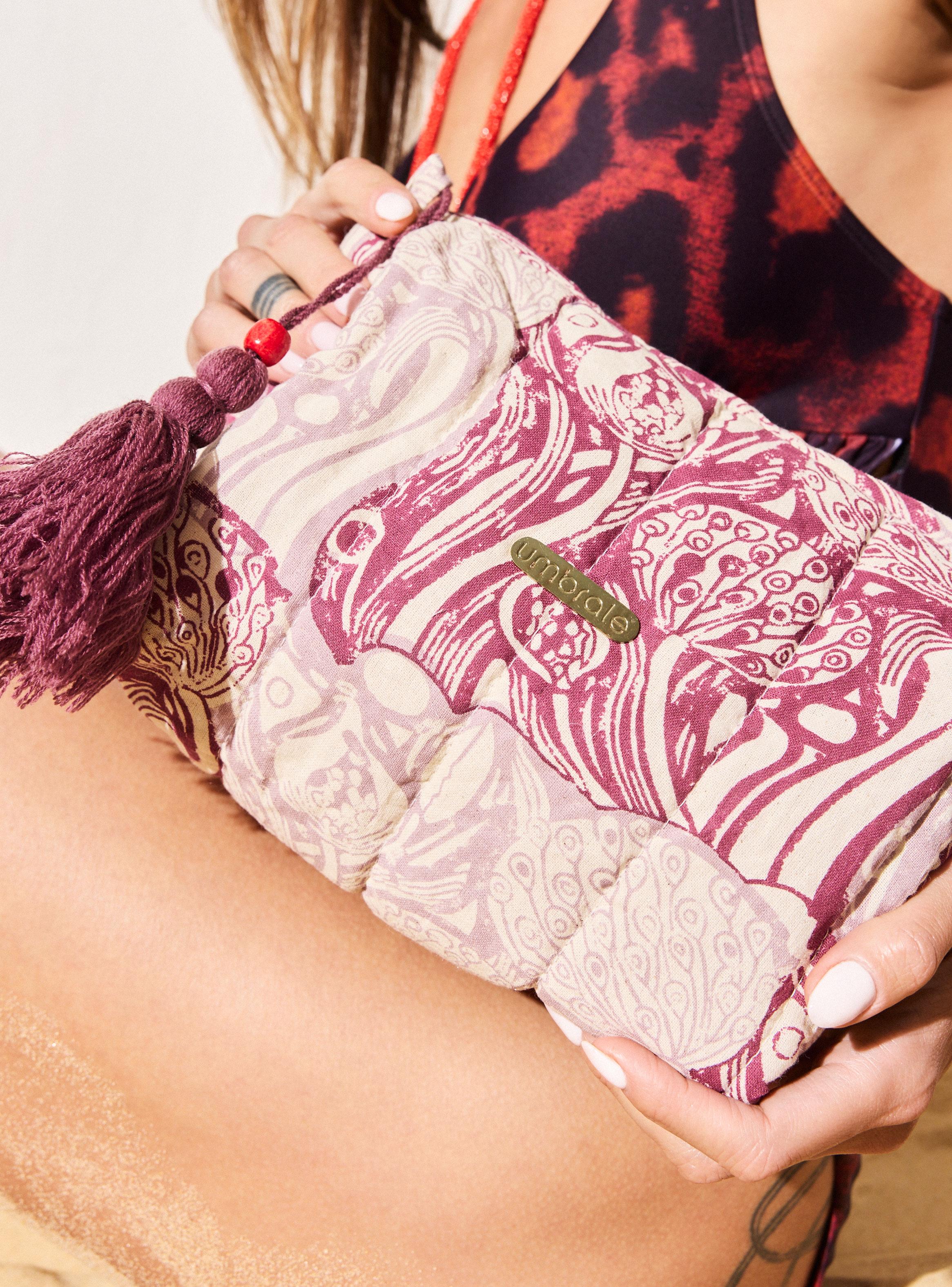 Cosmetiquero Quilt Estampado India con Pompón-4