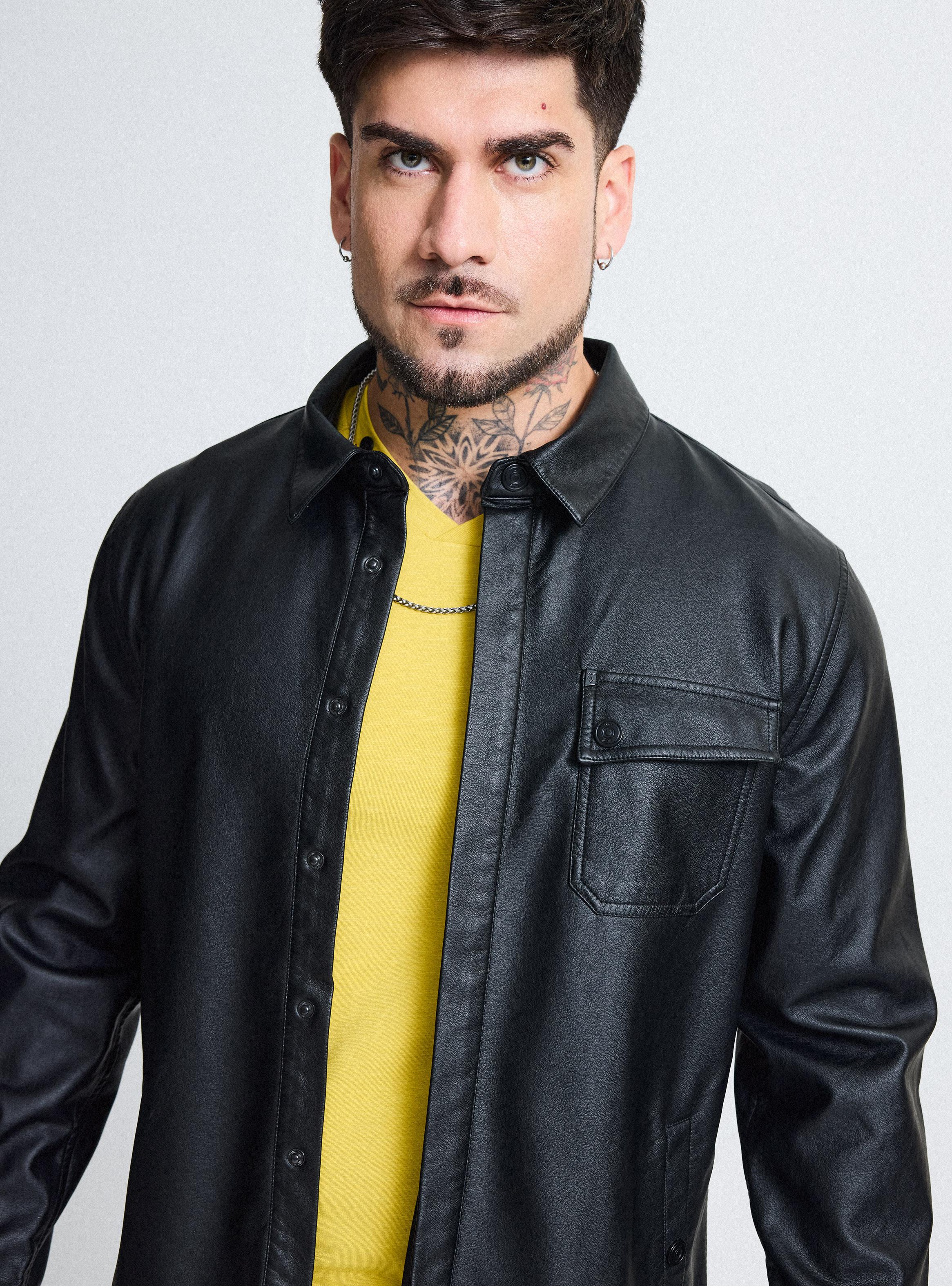 Camisa Sobrecamisa Simil Cuero con 1 Bolsillo-2