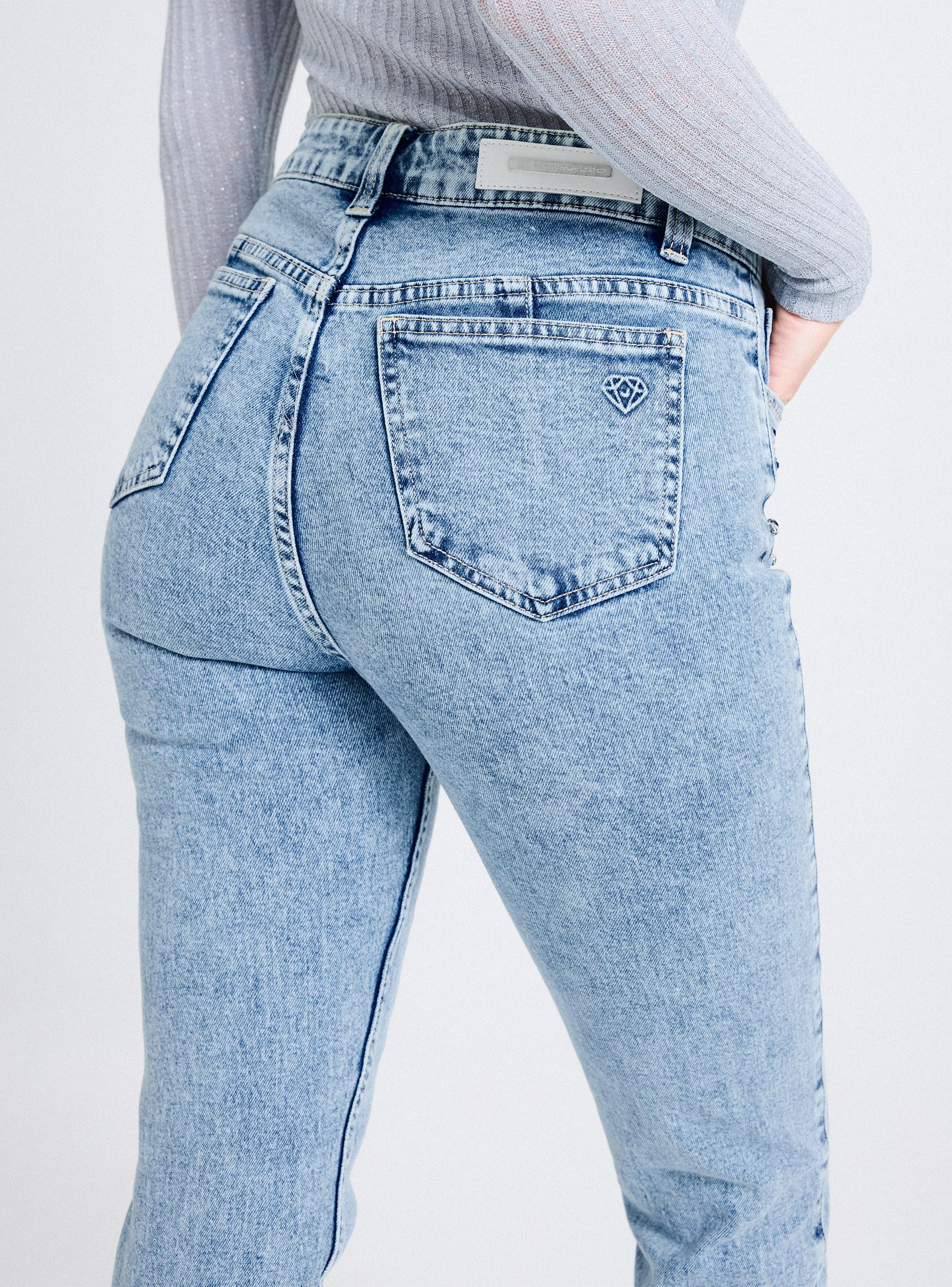 Jeans Invisible Push Up Pedrería en Bolsillo-3