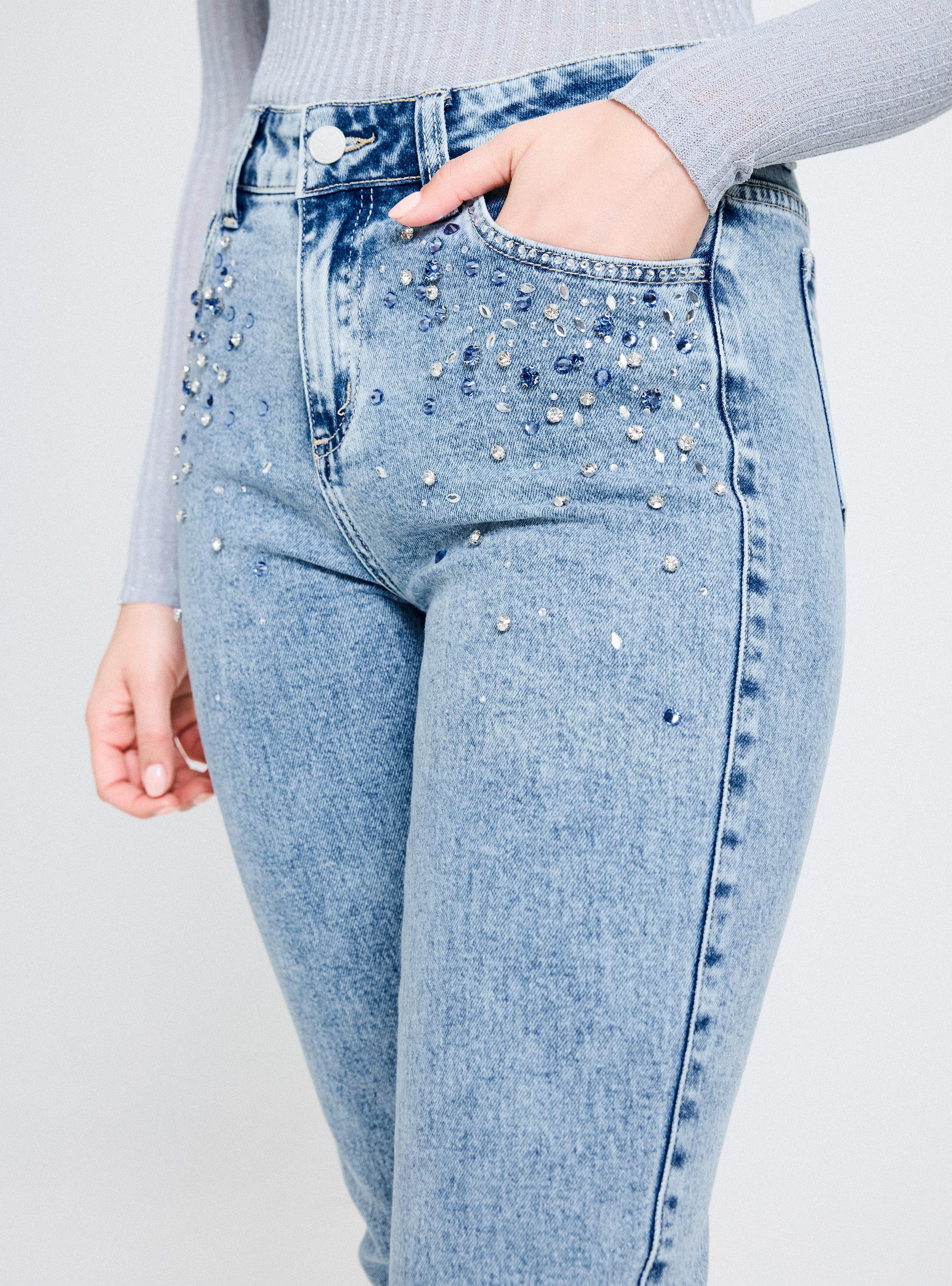 Jeans Invisible Push Up Pedrería en Bolsillo-2