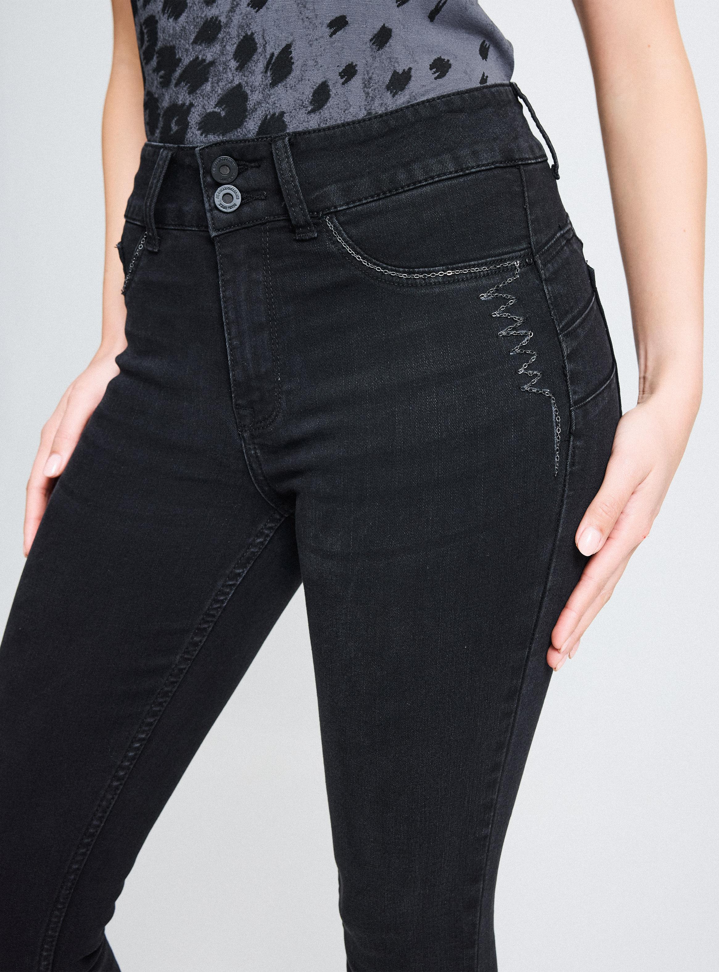 Jeans Push Up Cadenita en Bolsillo-2