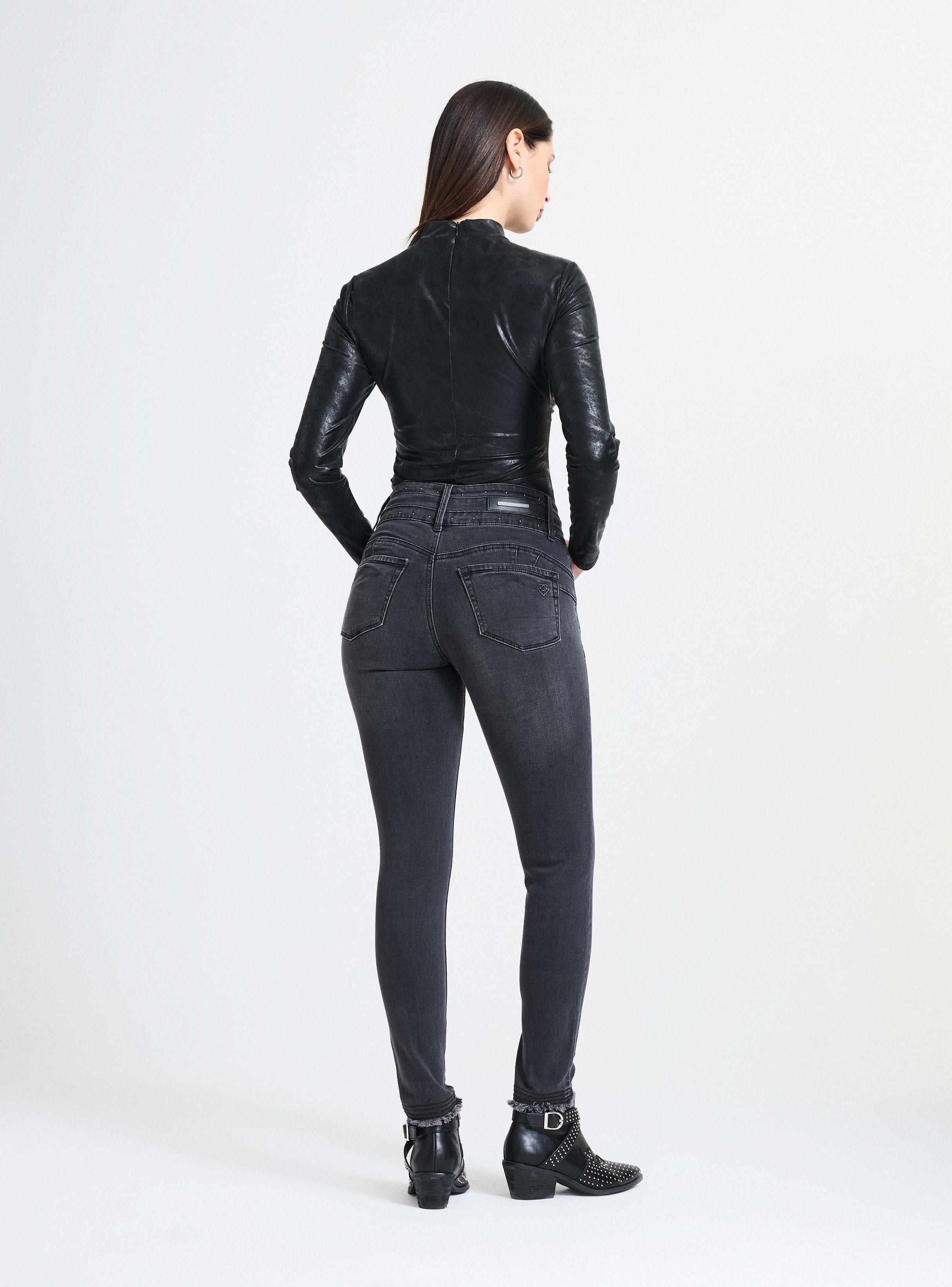 Jeans Push Up Pretina Alta con Cortes y Tachas-5