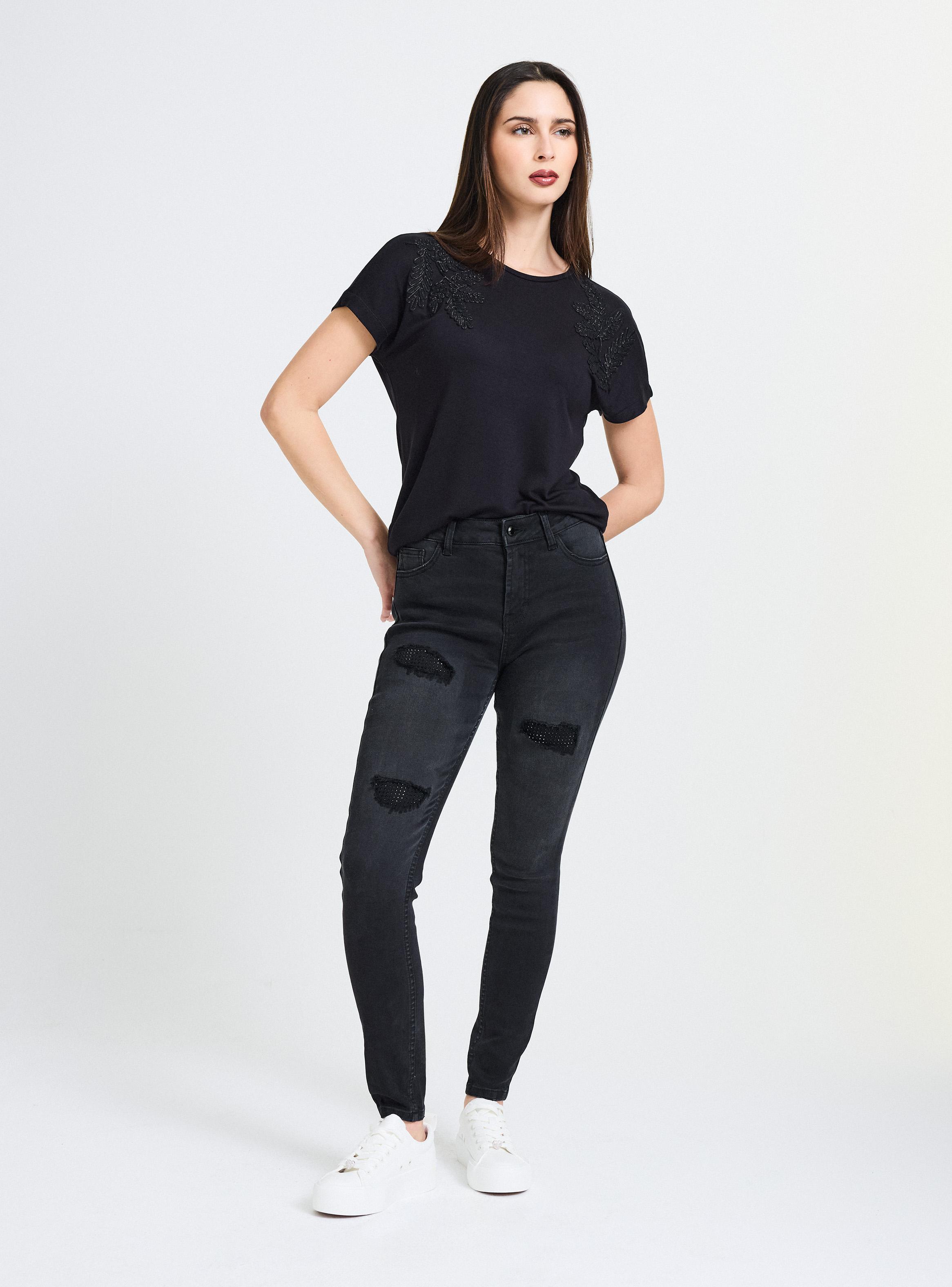 Polera Básica Holgada Viscosa Tejida Aplicaciones-4