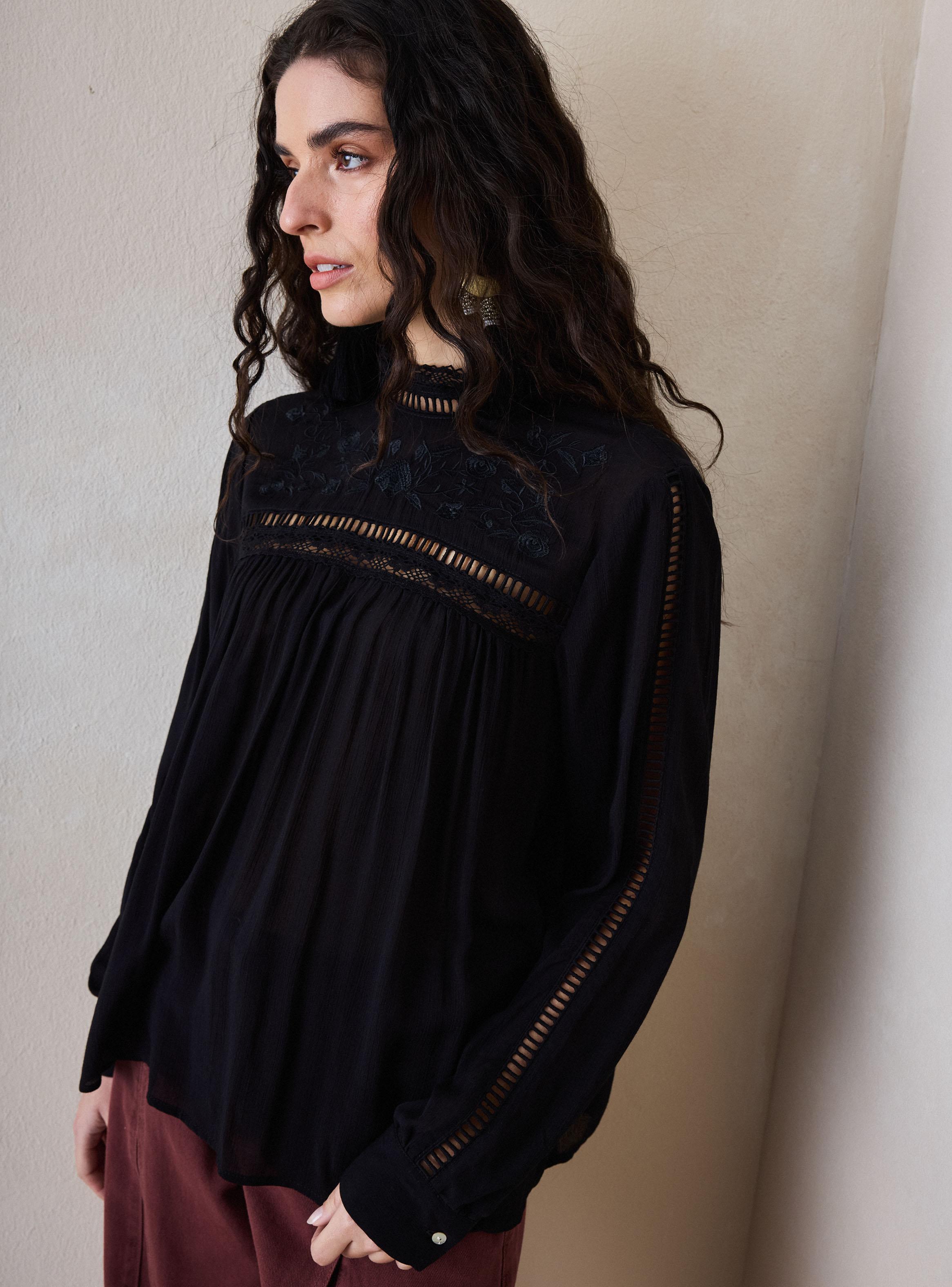 Blusa Encaje Y Bordado-2