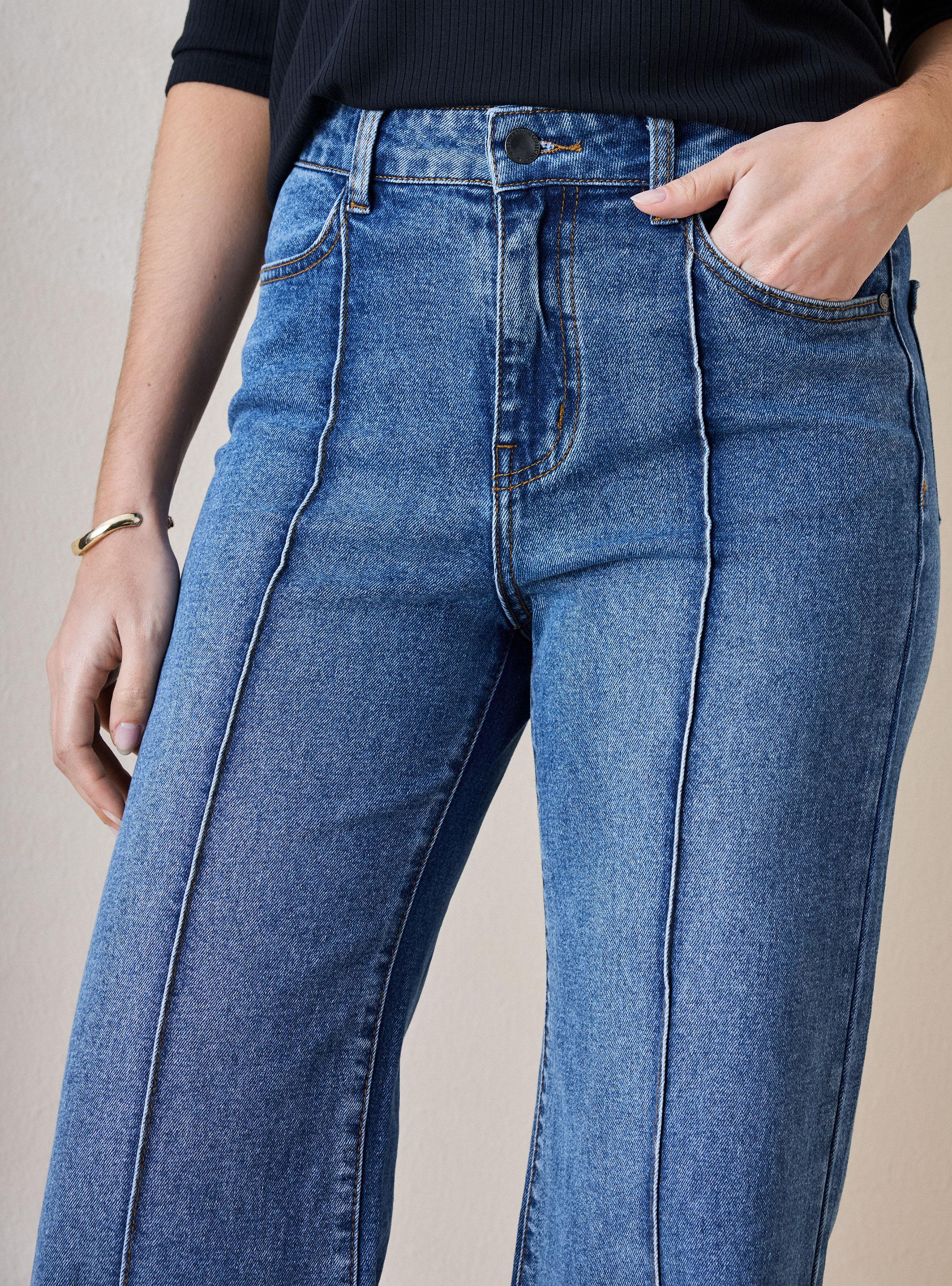 Jeans Cortes en Delantero-2