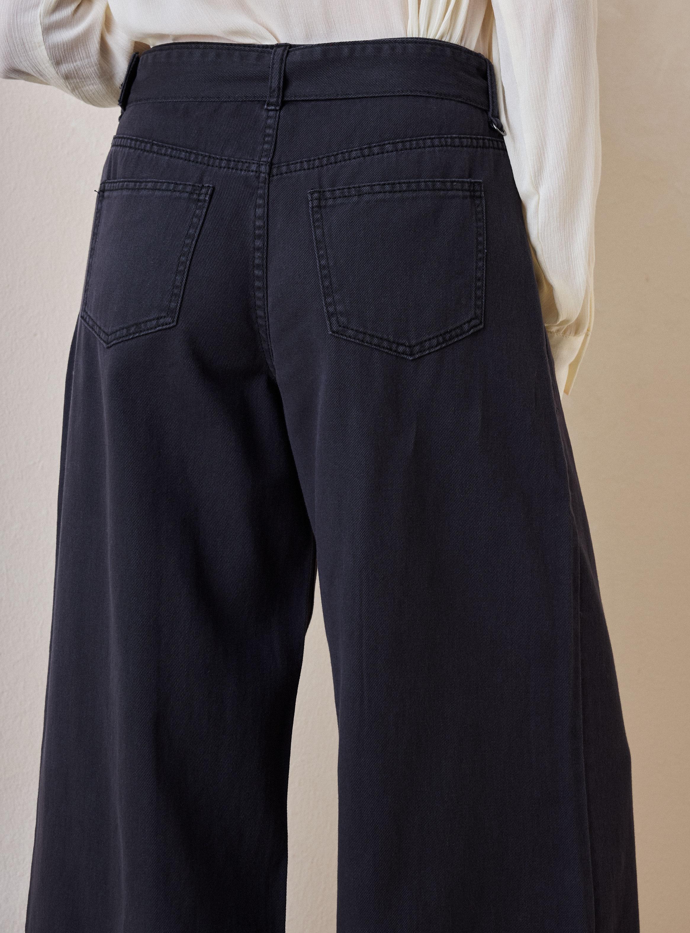 Pantalón Cinturón y Cortes-3