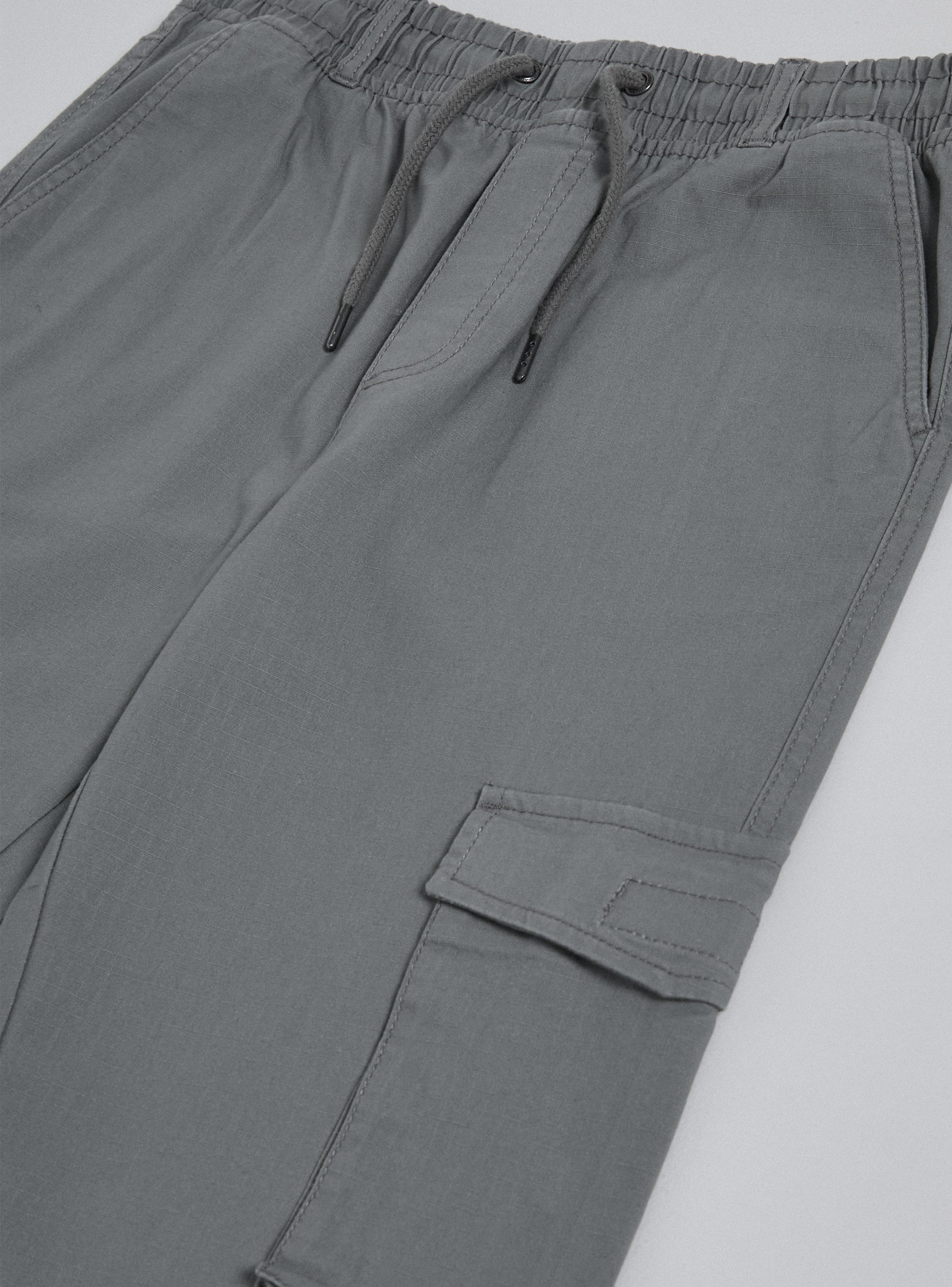 Pantalón Cargo con Bolsillo Lateral-2