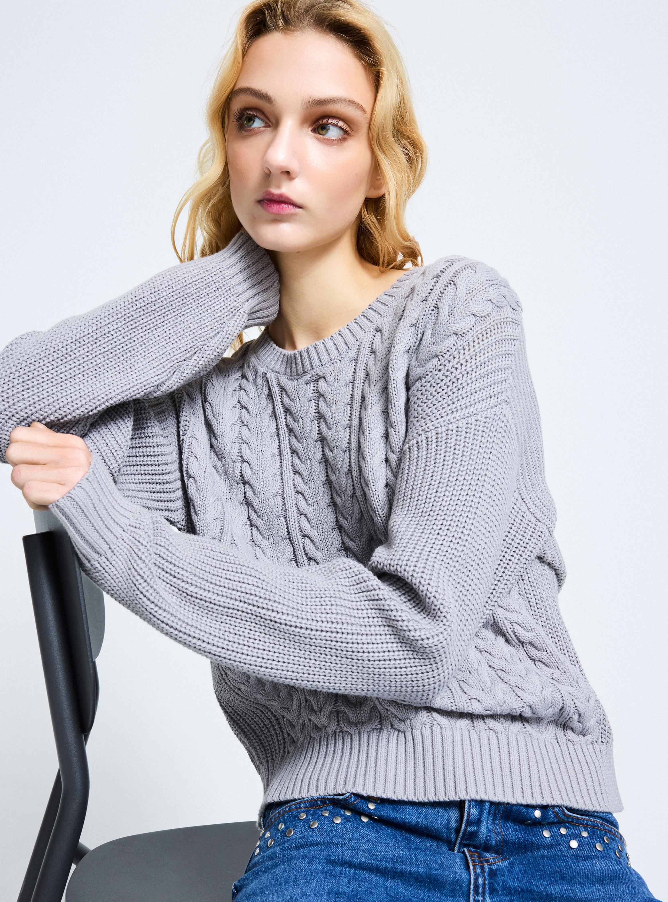 Sweater Trenzas Cuello Redondo-3