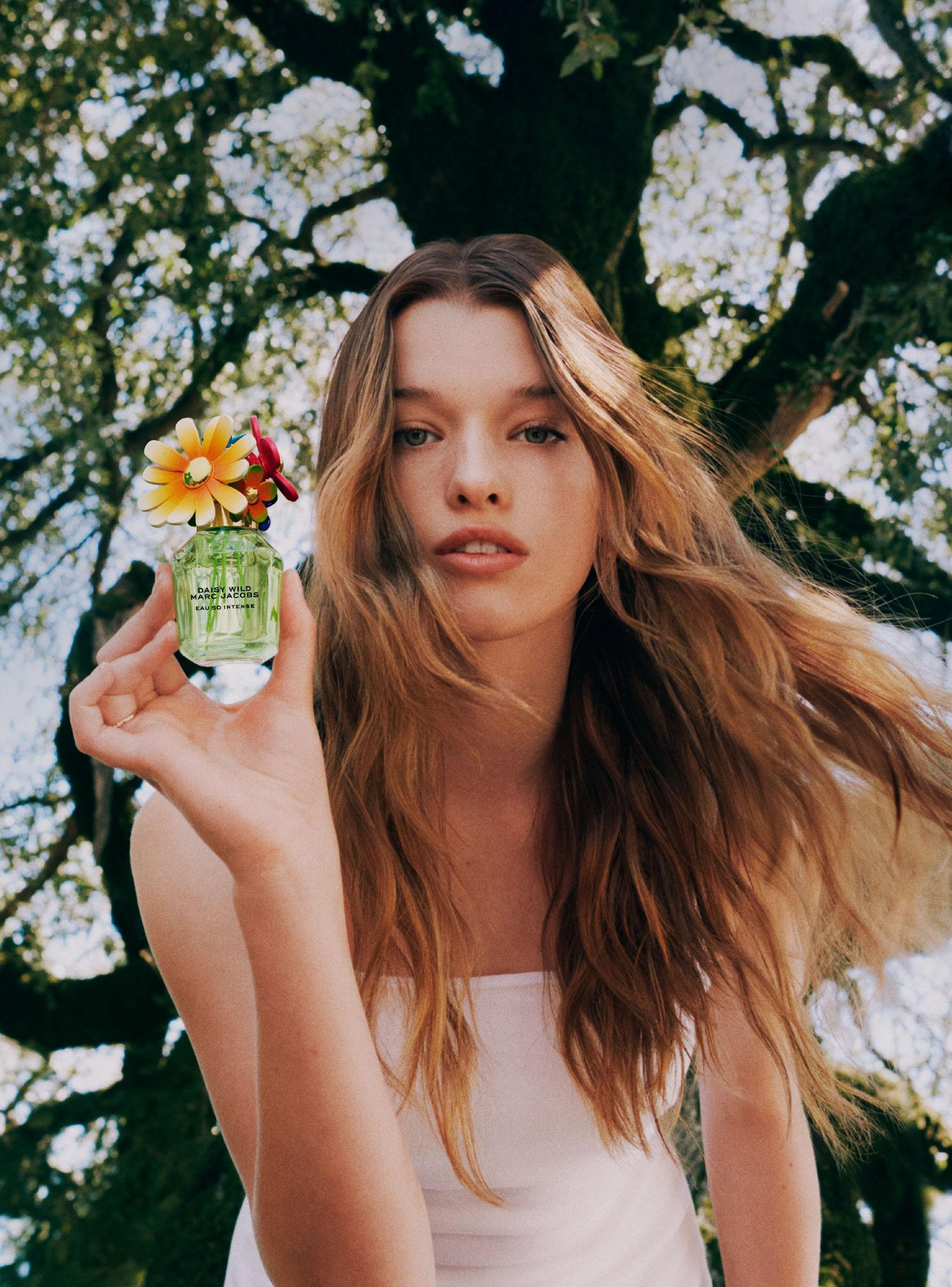 Perfume Daisy Wild Intense EDP Mujer 50 ml Marc Jacobs-5