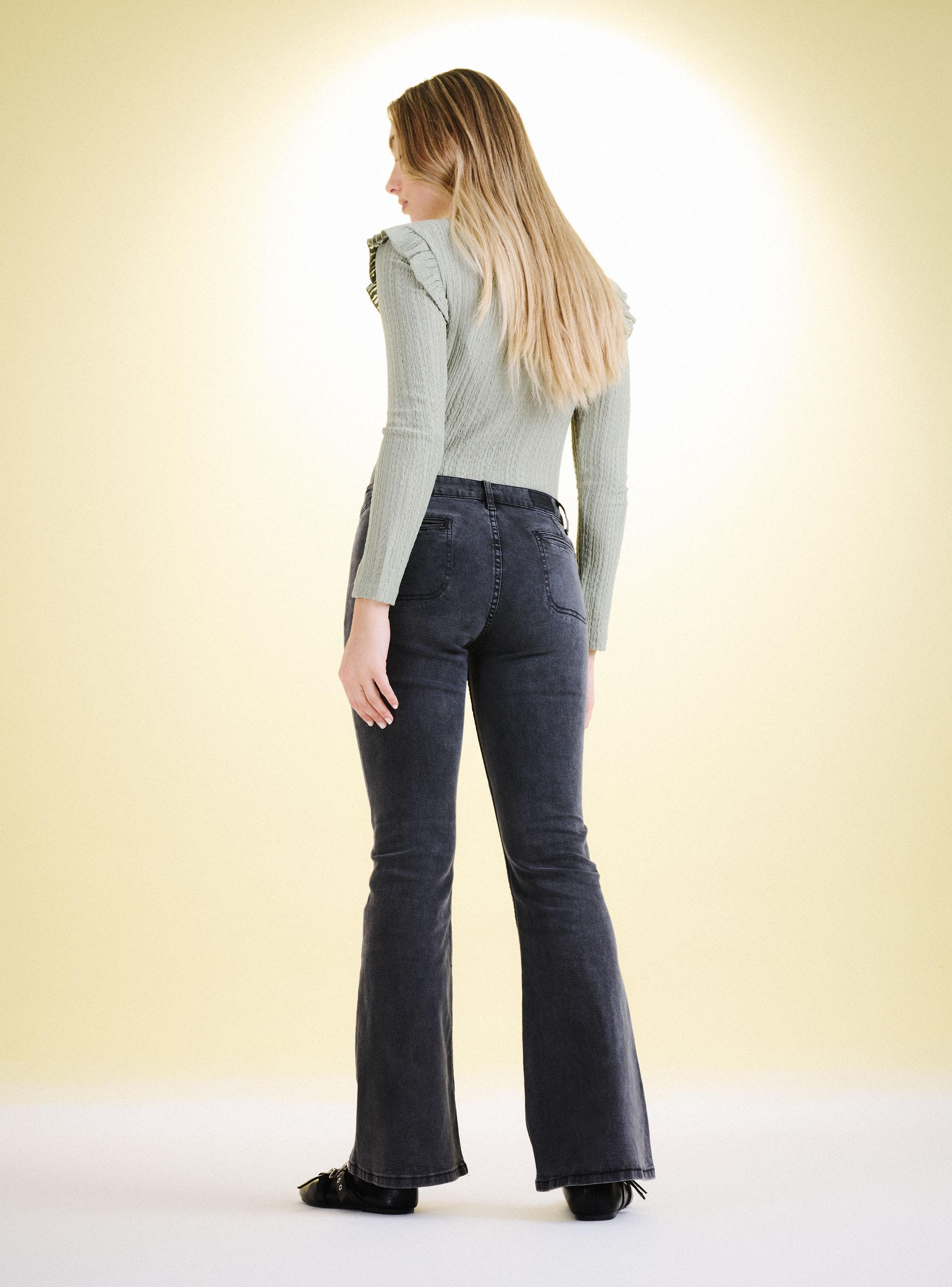 Jeans Flare Low Rise Bolsillos Ribeteados-5
